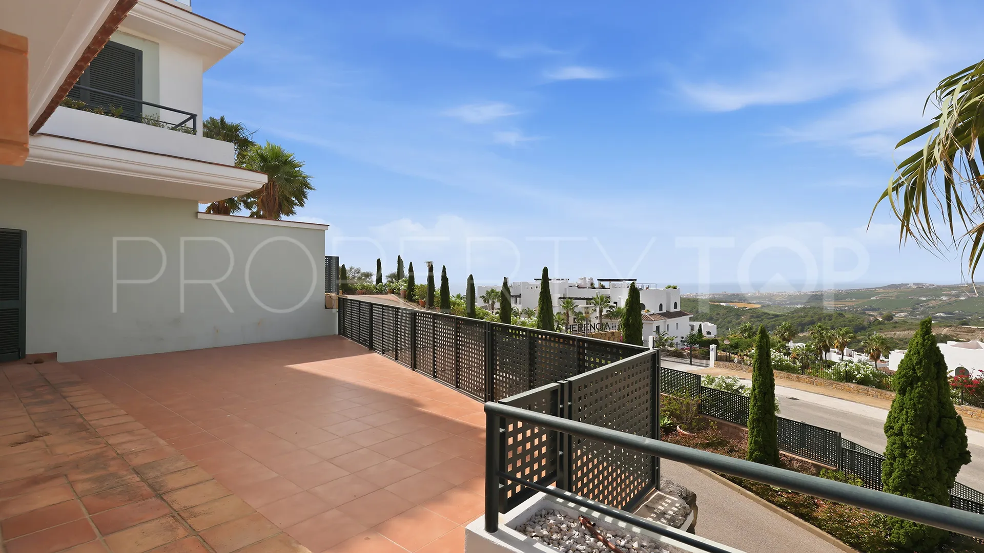 Apartamento a la venta con 3 dormitorios en Doña Julia
