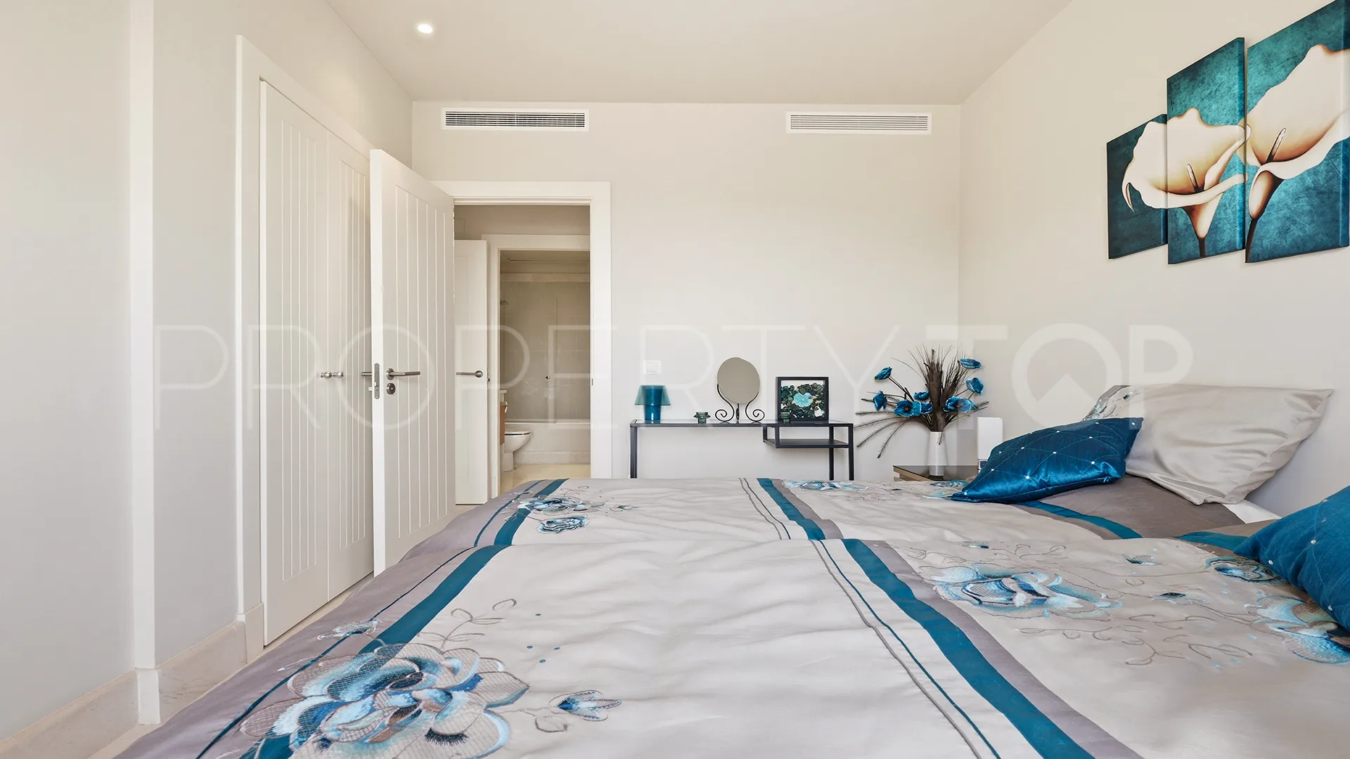 Apartamento a la venta con 3 dormitorios en Doña Julia