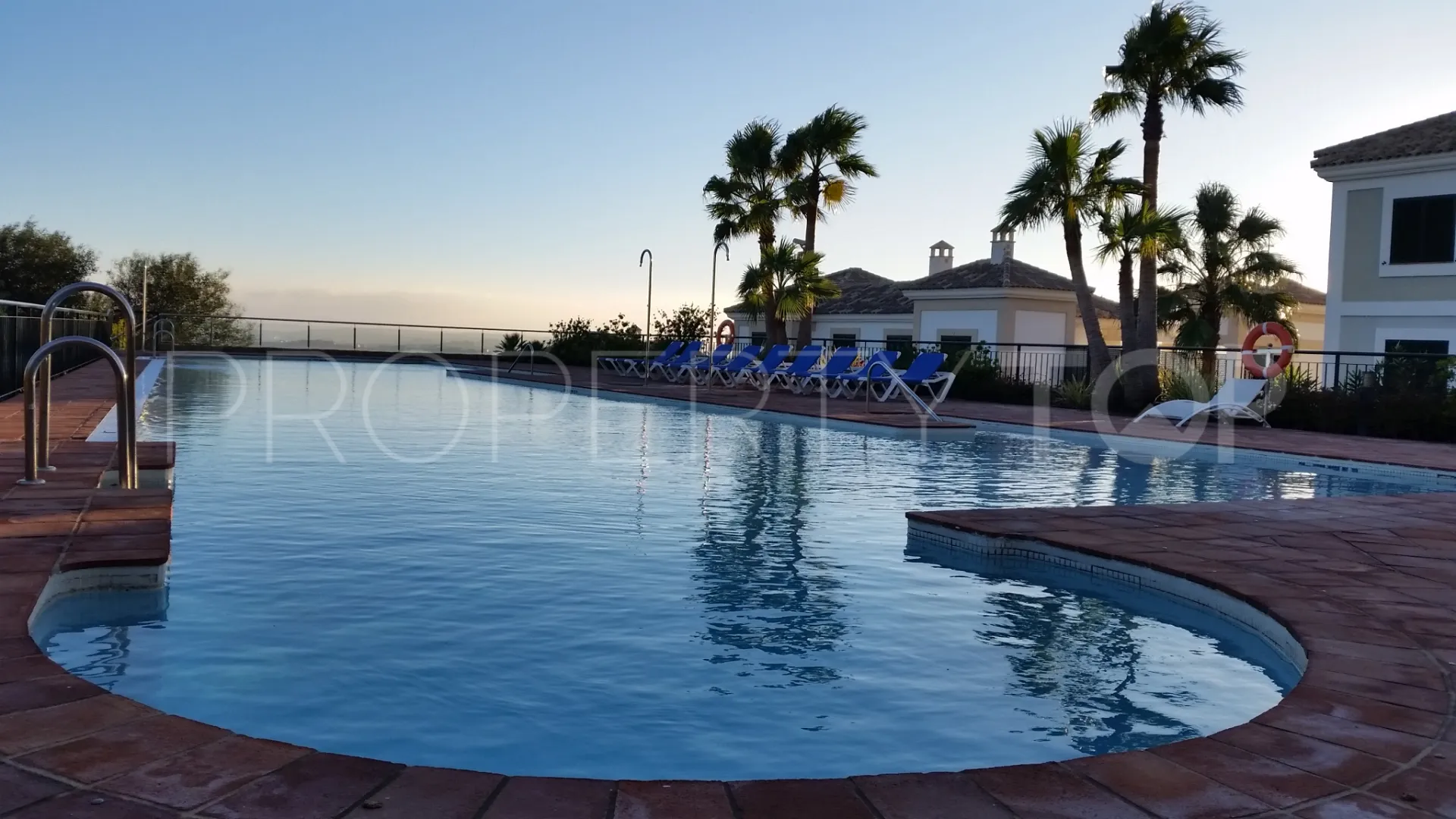 Apartamento a la venta con 3 dormitorios en Doña Julia