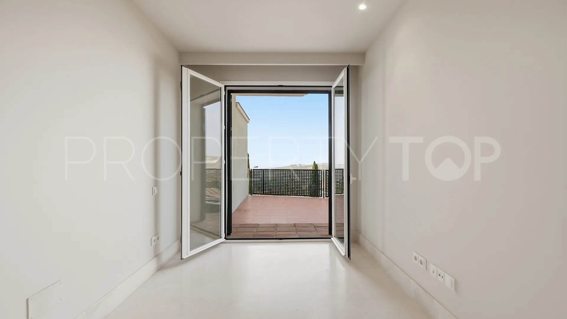 Apartamento a la venta con 3 dormitorios en Doña Julia