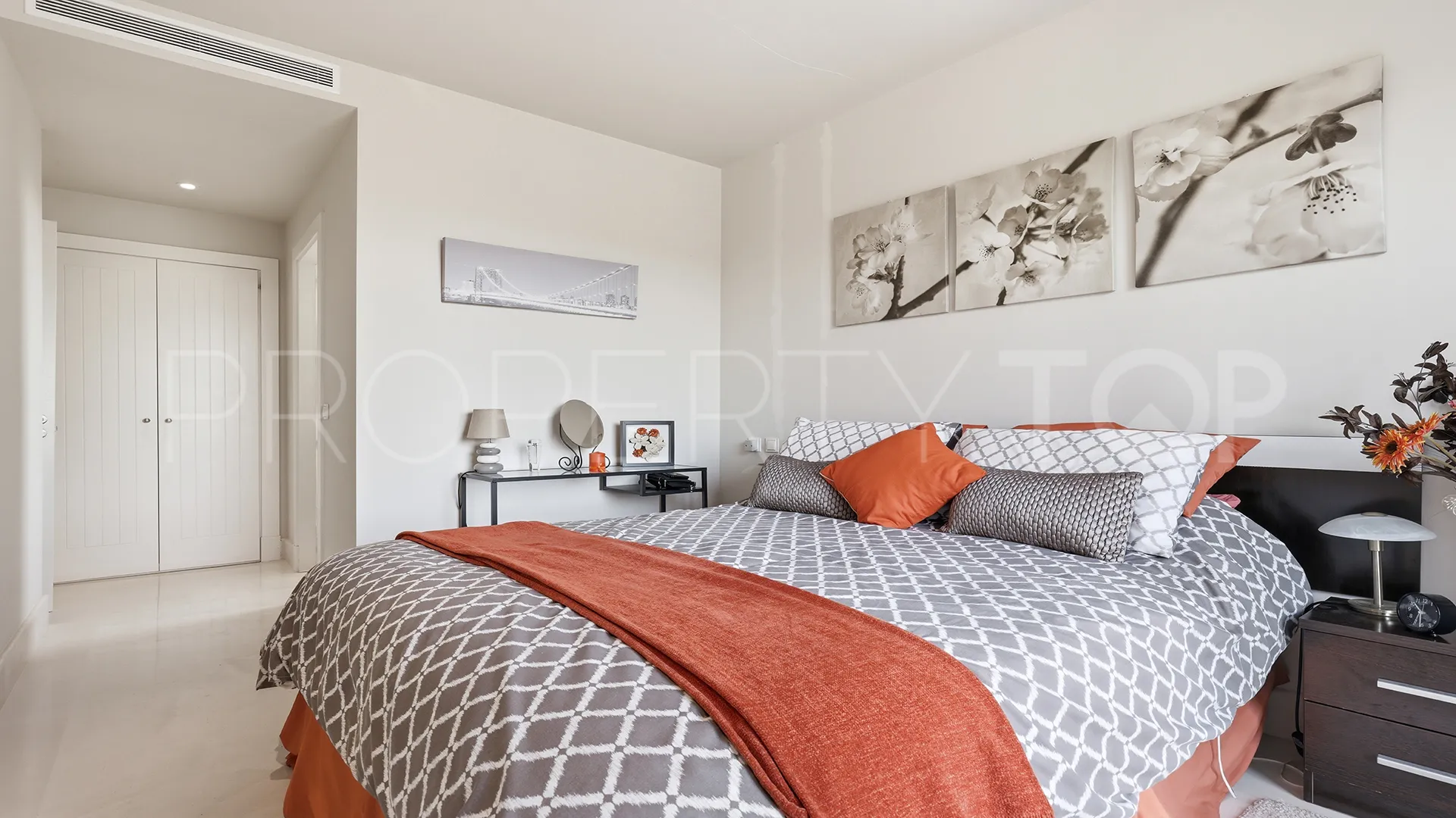 Apartamento a la venta con 3 dormitorios en Doña Julia