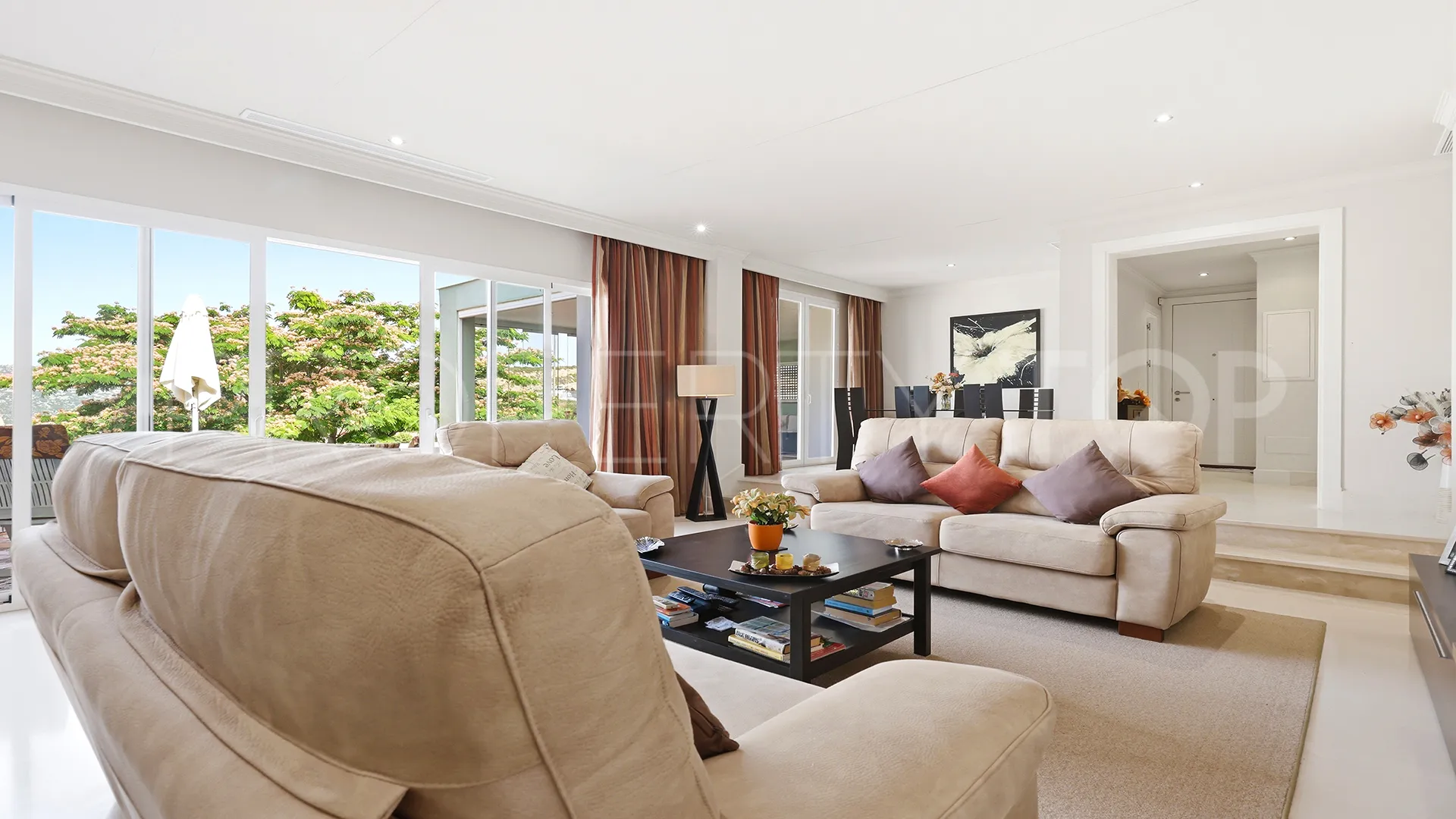 Apartamento a la venta con 3 dormitorios en Doña Julia