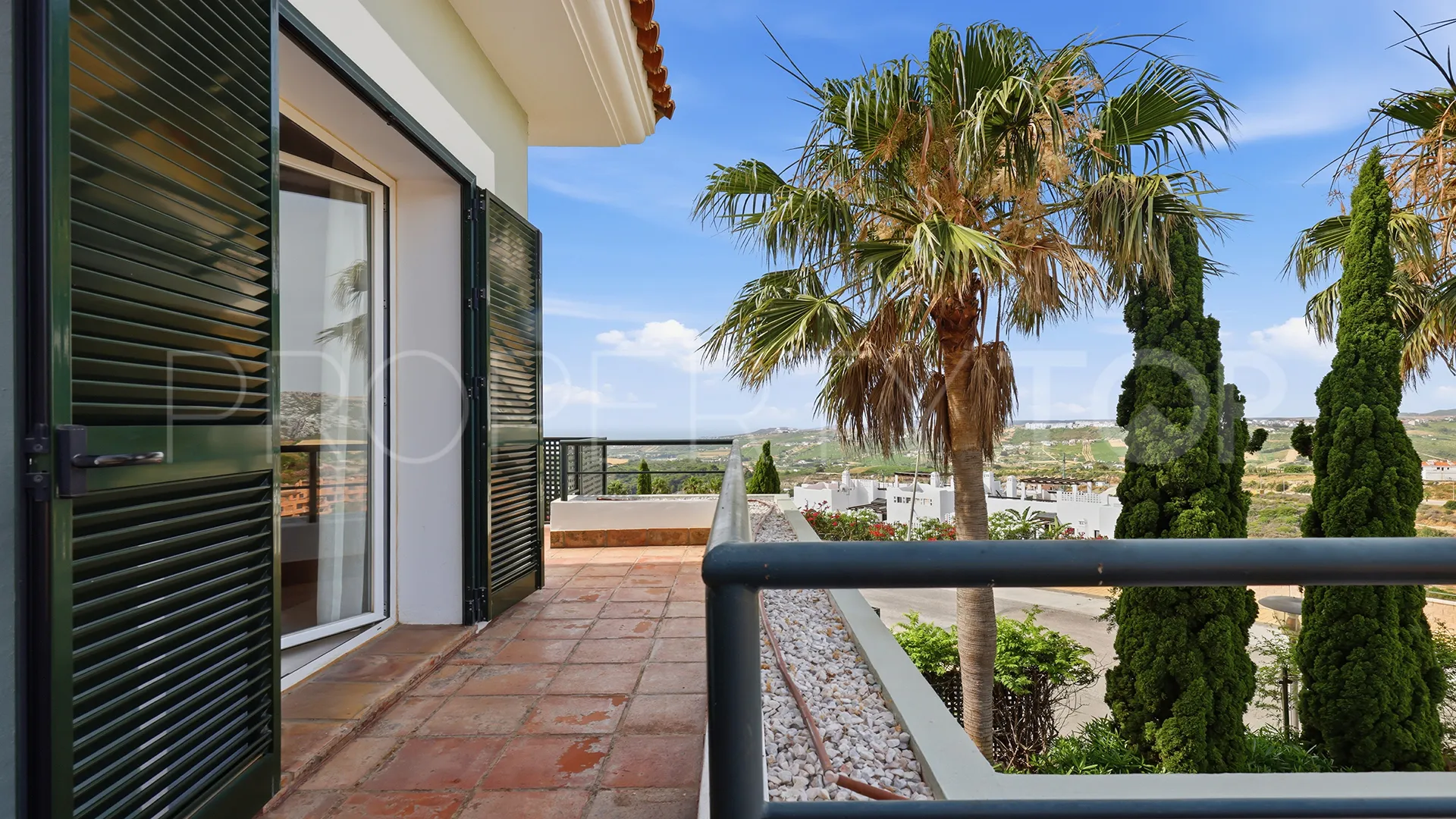 Apartamento a la venta con 3 dormitorios en Doña Julia