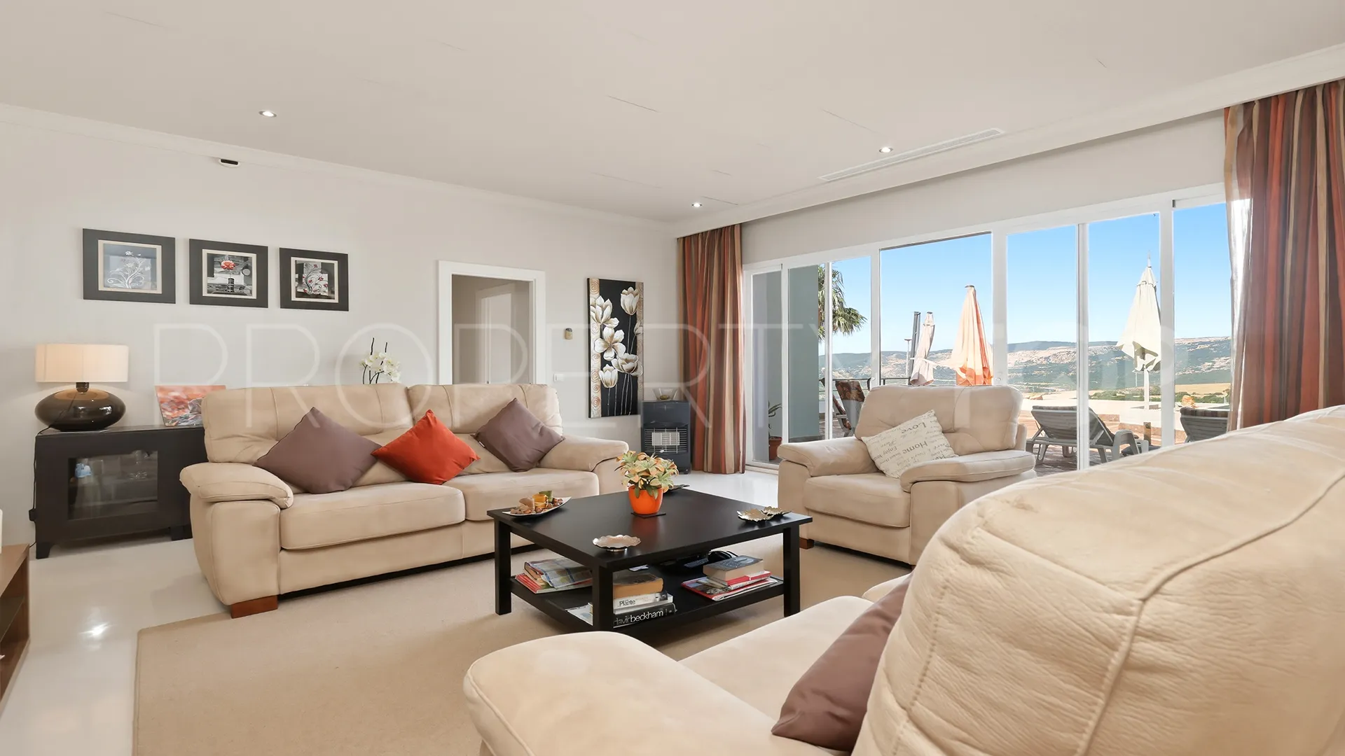Apartamento a la venta con 3 dormitorios en Doña Julia