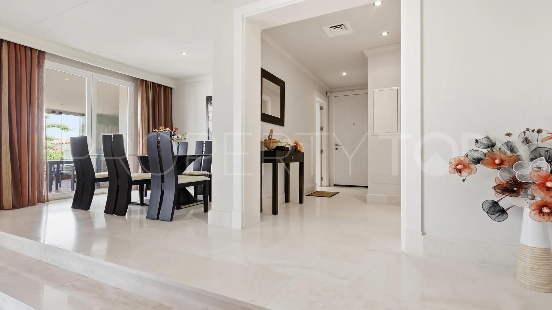 Apartamento a la venta con 3 dormitorios en Doña Julia