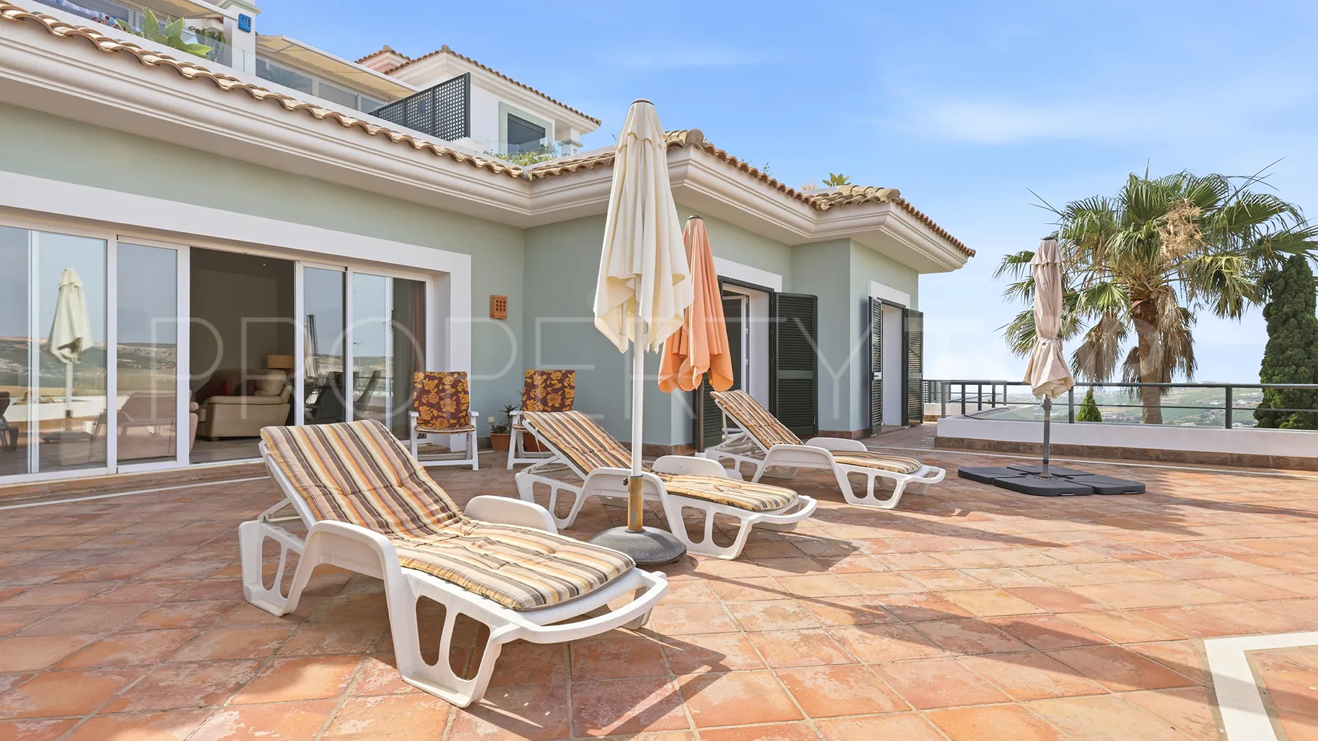 Apartamento a la venta con 3 dormitorios en Doña Julia