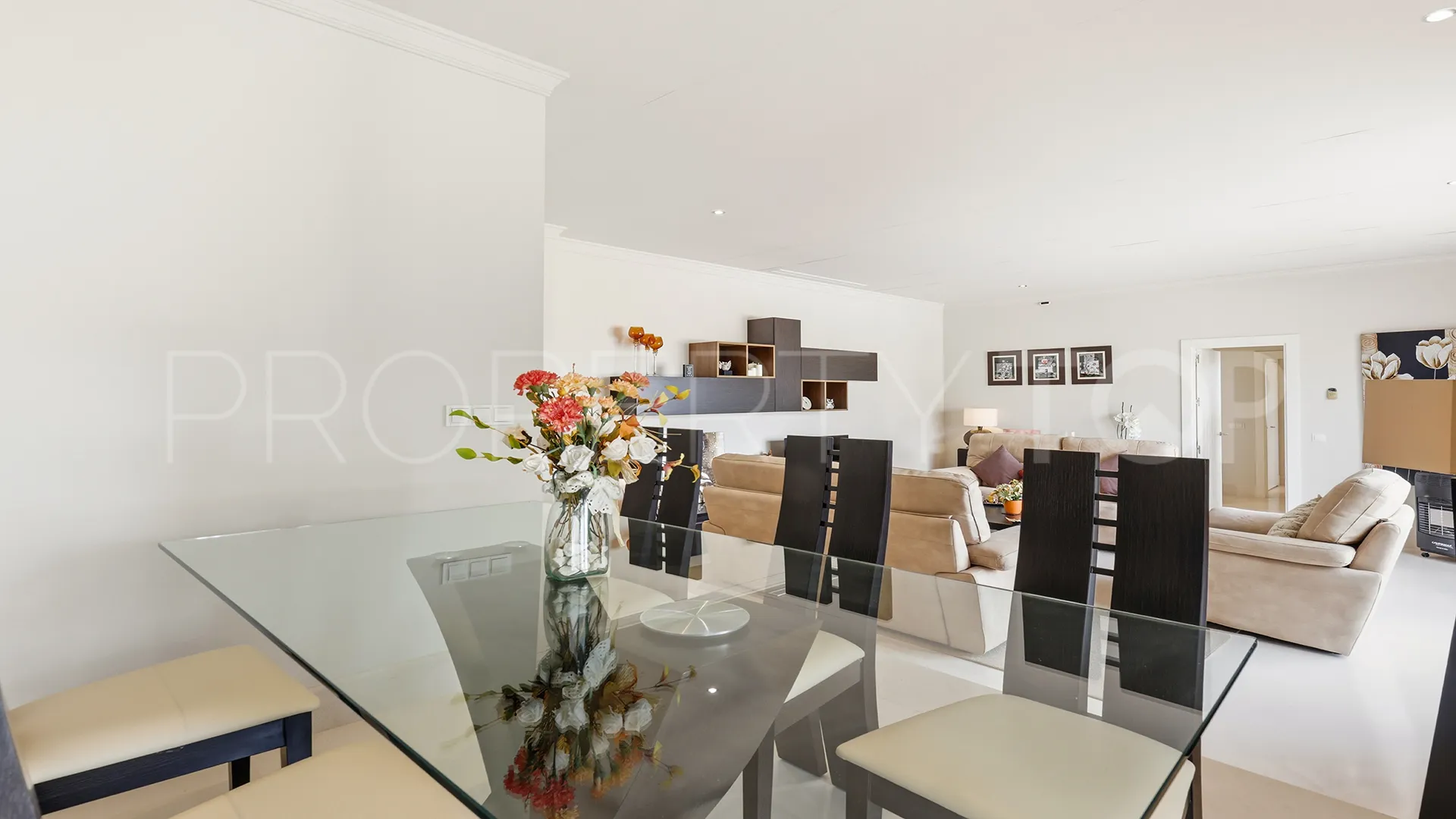 Apartamento a la venta con 3 dormitorios en Doña Julia