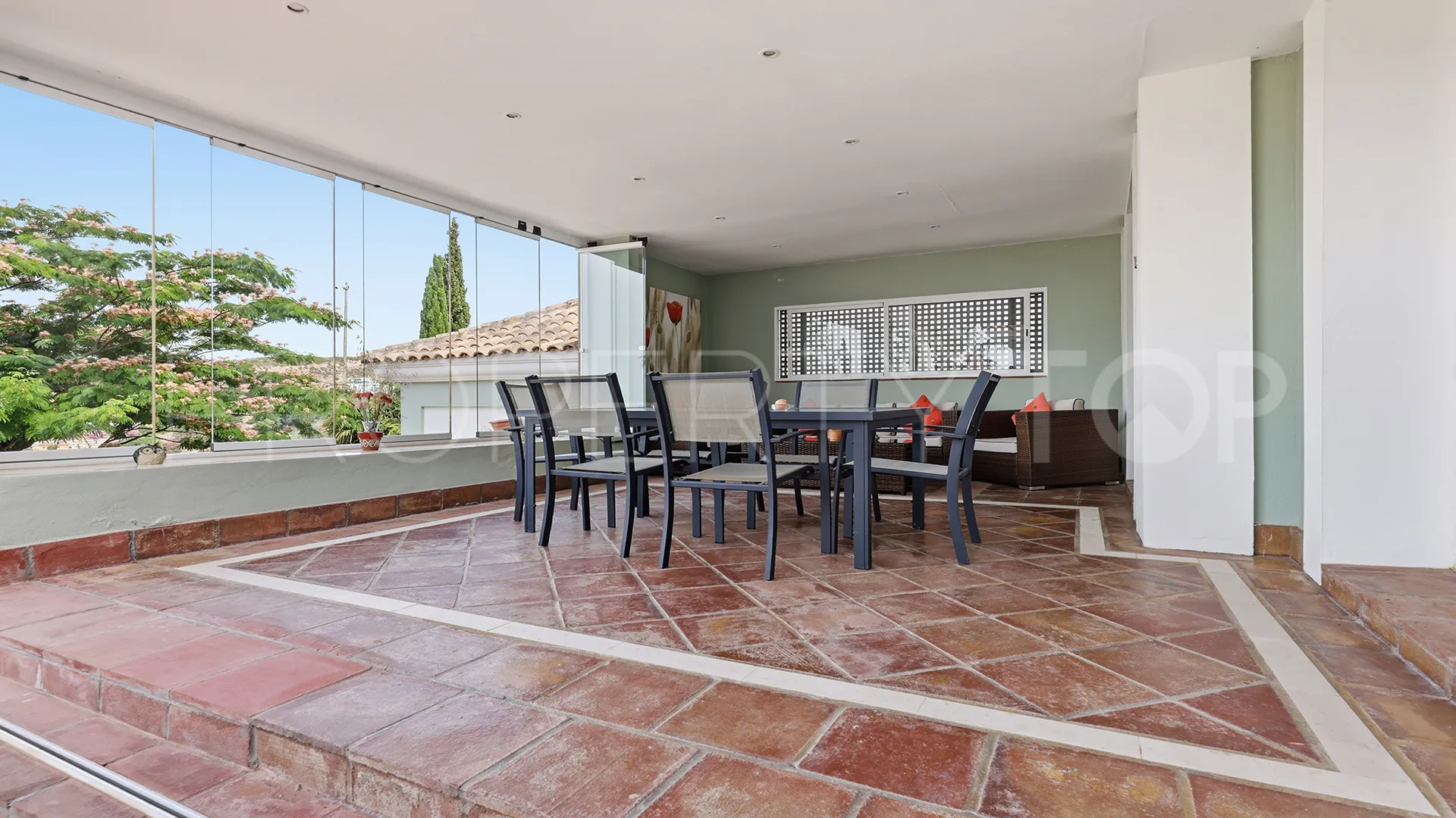 Apartamento a la venta con 3 dormitorios en Doña Julia
