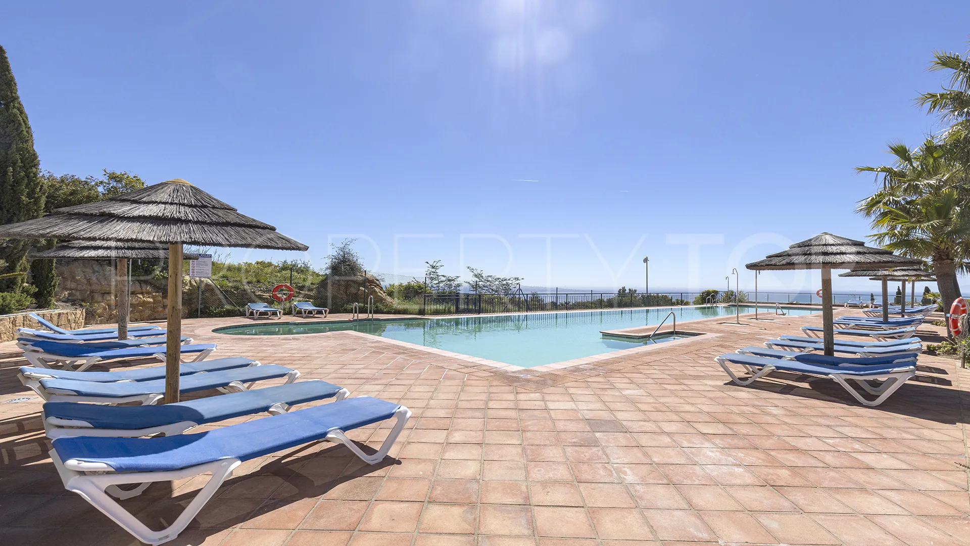 Apartamento a la venta con 3 dormitorios en Doña Julia