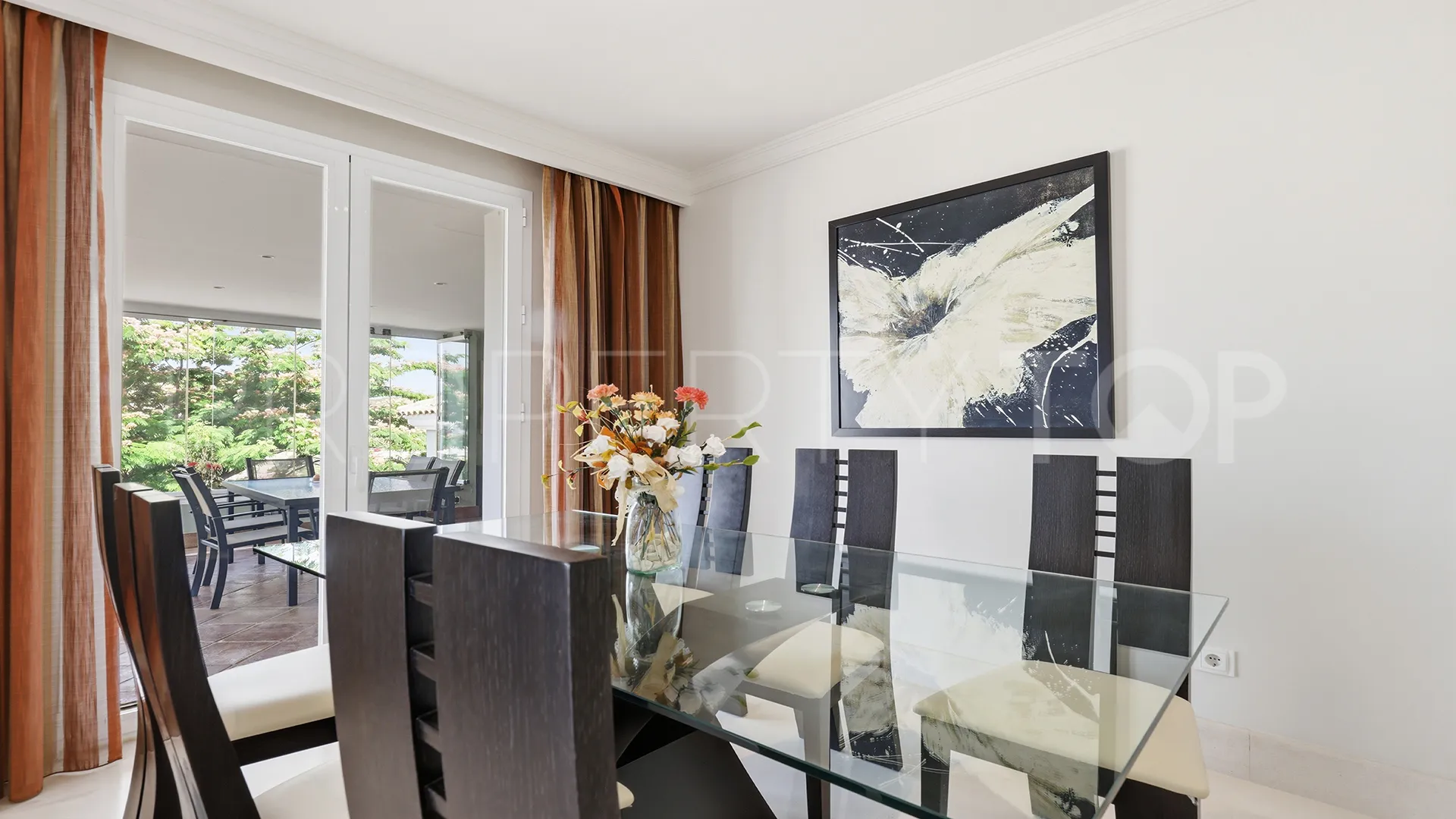 Apartamento a la venta con 3 dormitorios en Doña Julia