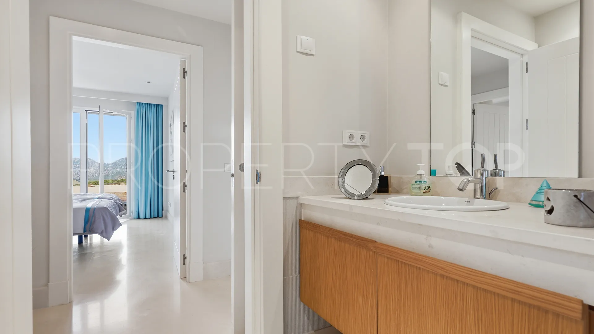 Apartamento a la venta con 3 dormitorios en Doña Julia