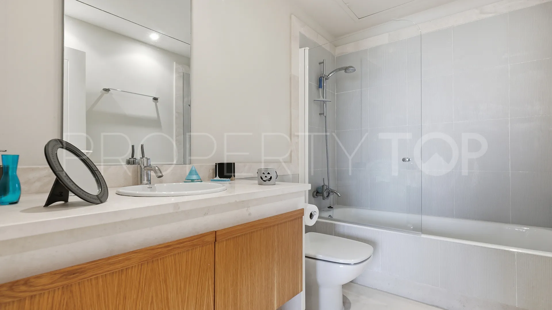 Apartamento a la venta con 3 dormitorios en Doña Julia