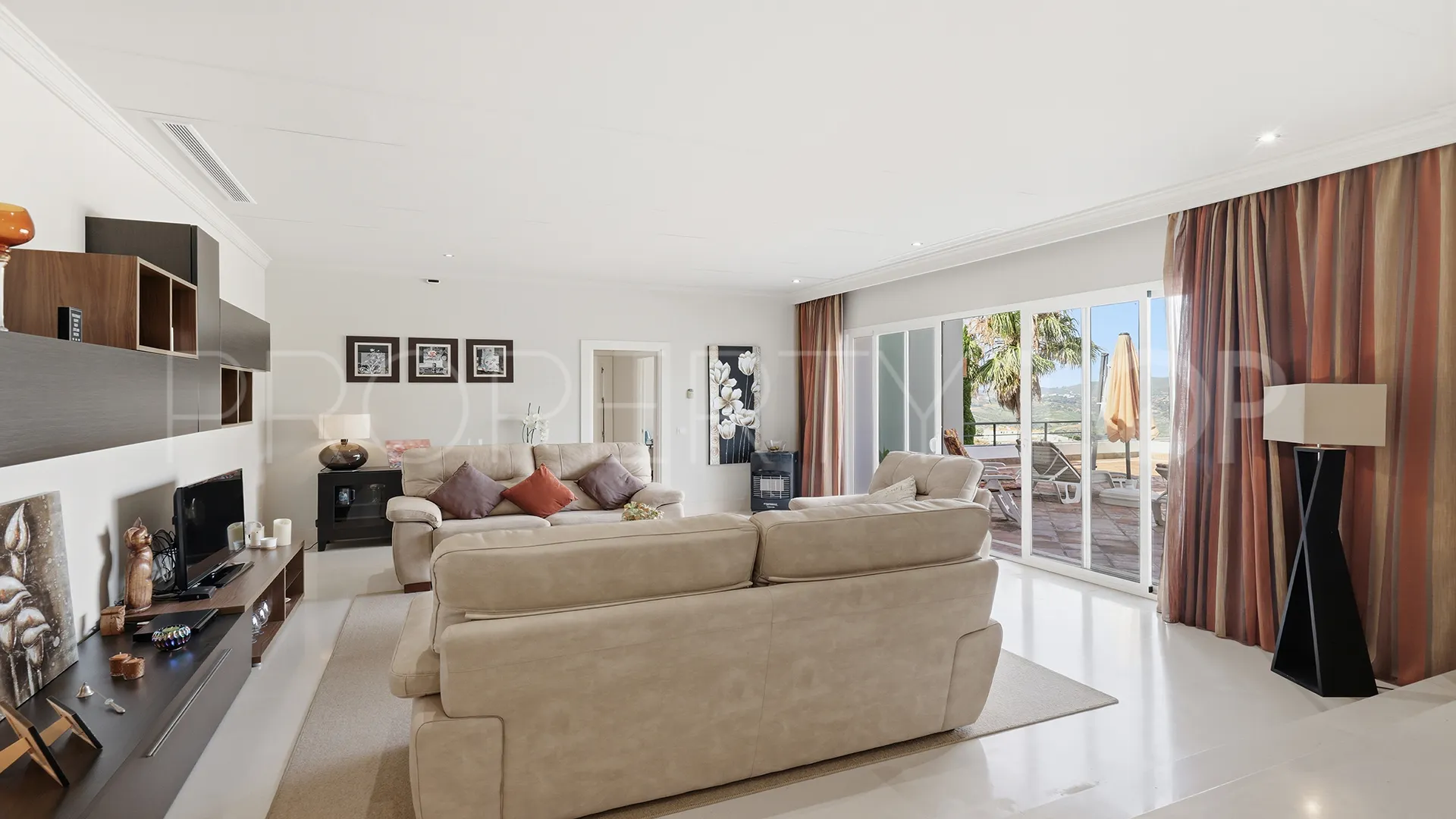 Apartamento a la venta con 3 dormitorios en Doña Julia