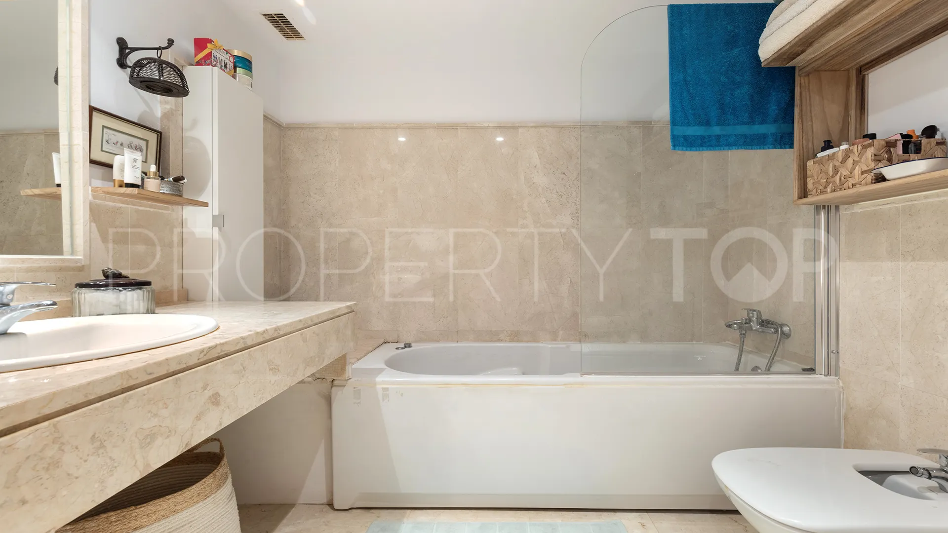 Apartamento planta baja a la venta en Casares Golf