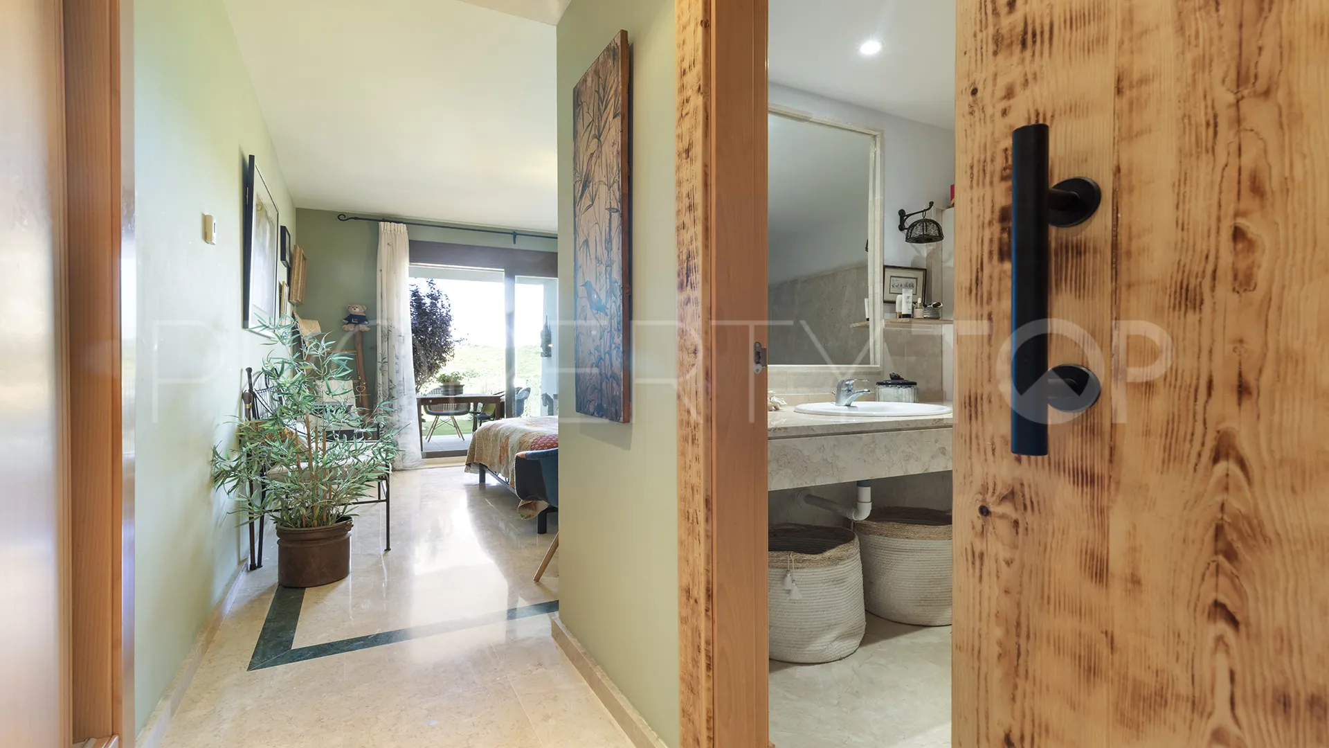 Apartamento planta baja a la venta en Casares Golf