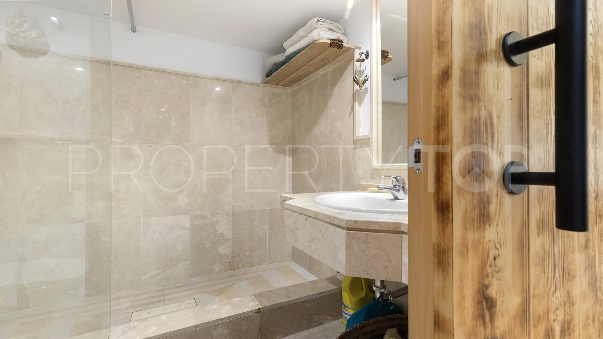 Apartamento planta baja a la venta en Casares Golf