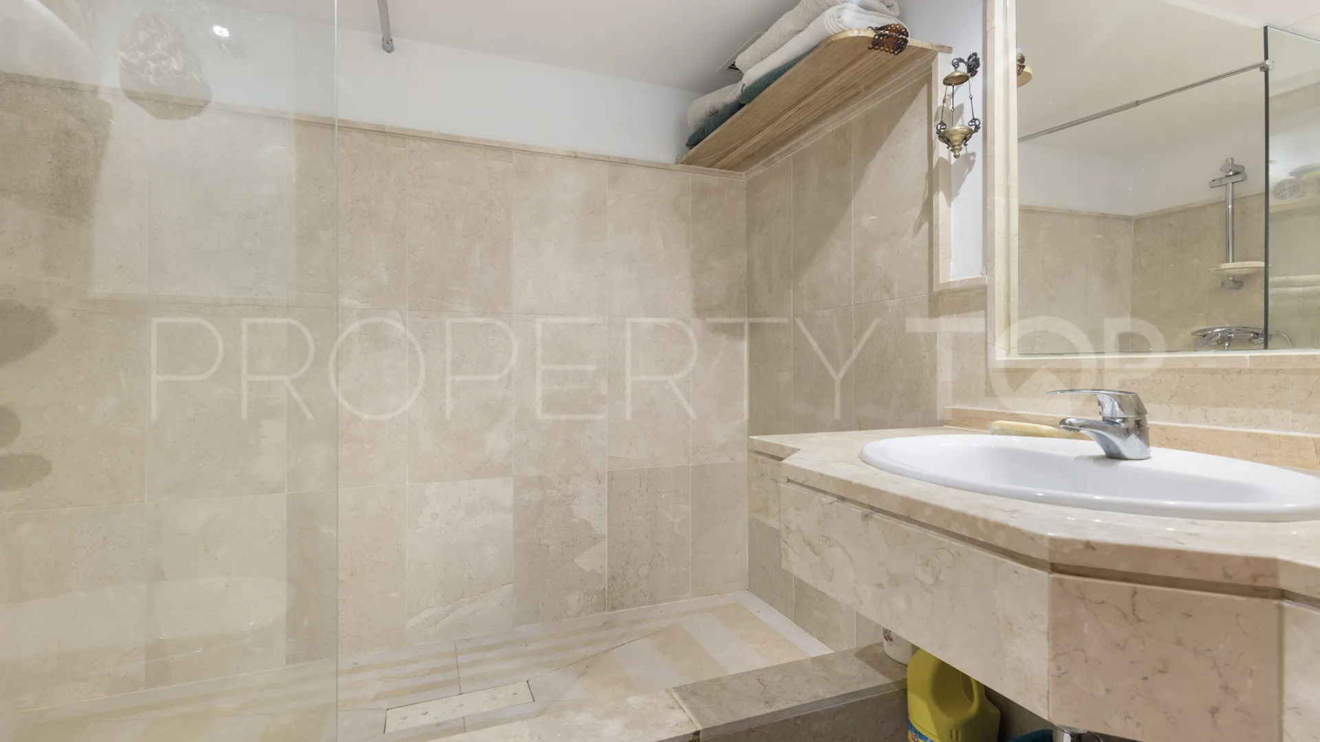 Apartamento planta baja a la venta en Casares Golf