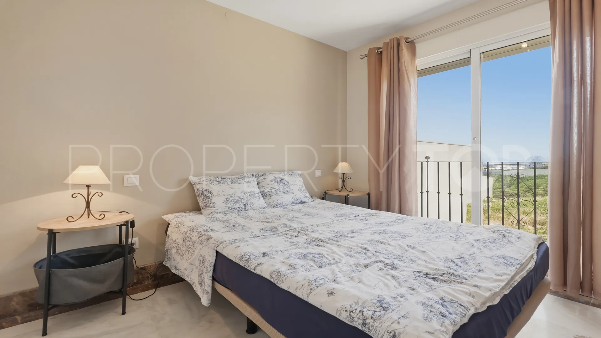 Se vende pareado en Manilva