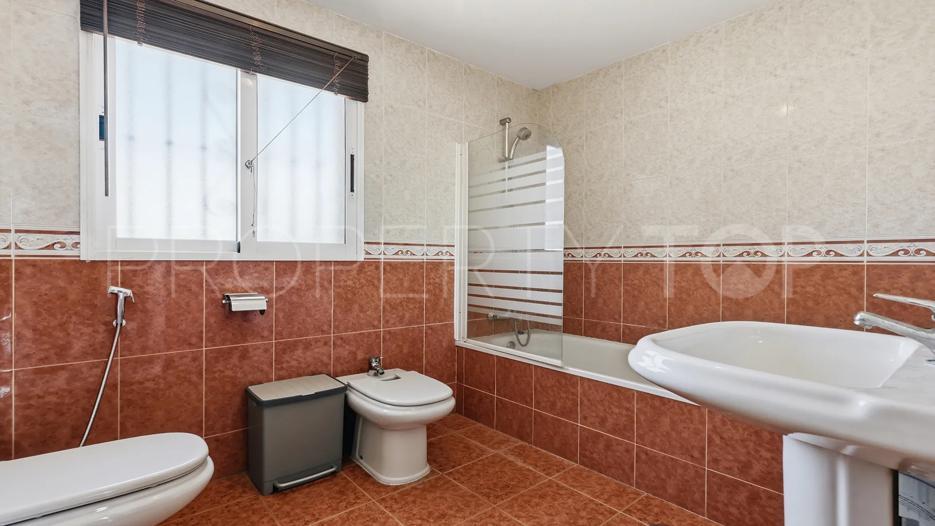 Se vende pareado en Manilva
