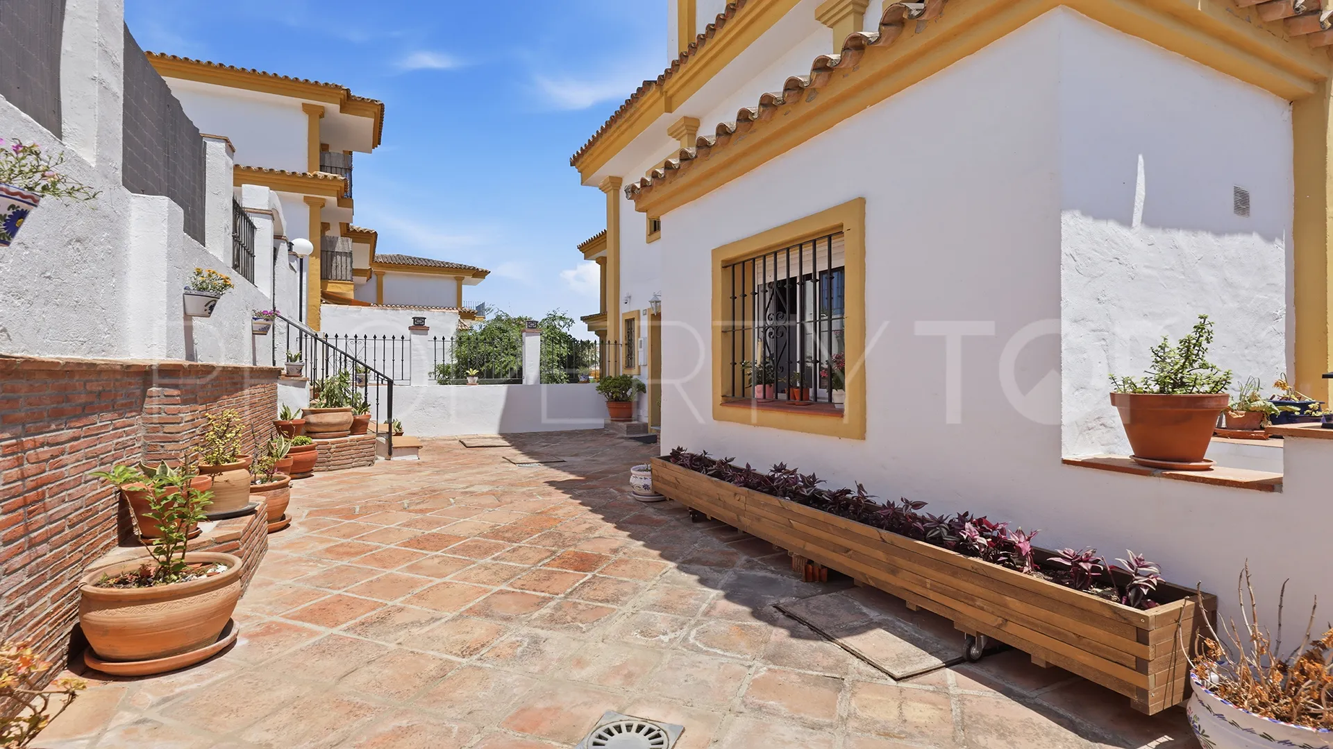 Se vende pareado en Manilva