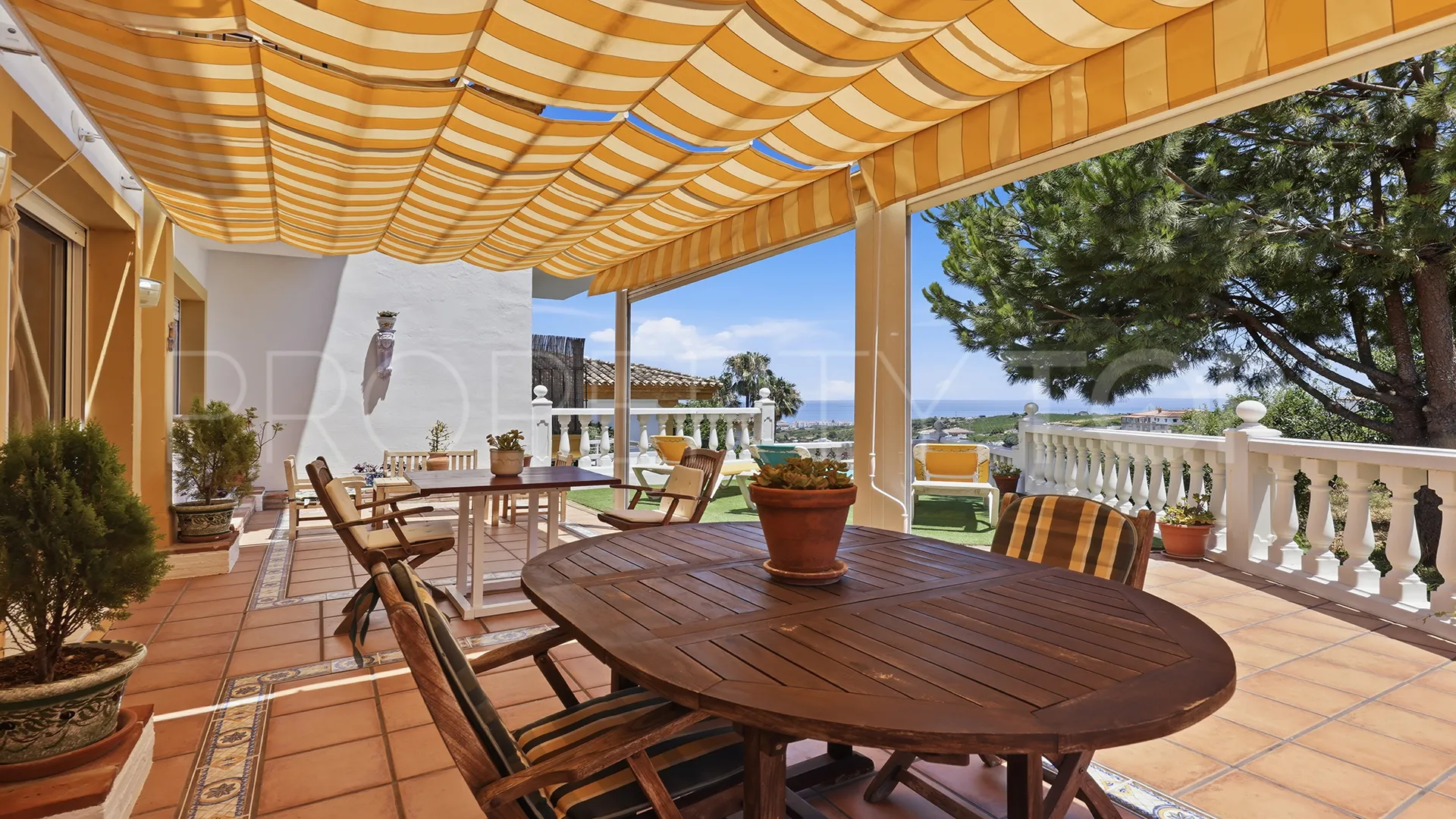 Se vende pareado en Manilva