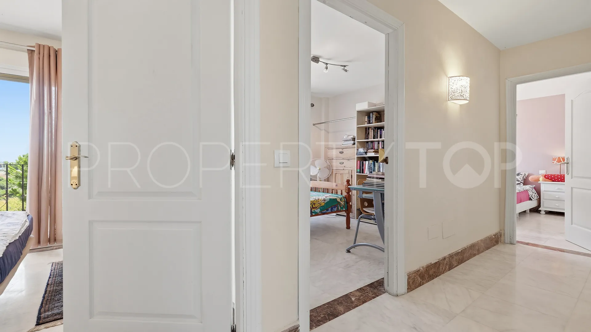 Se vende pareado en Manilva