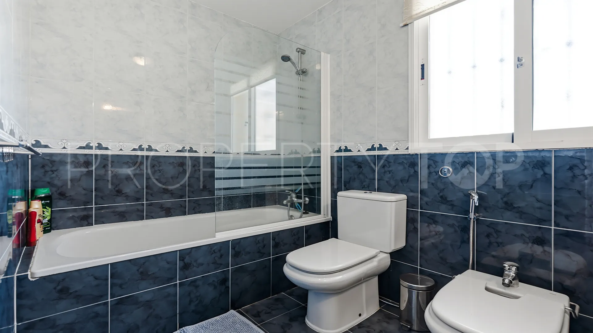 Se vende pareado en Manilva