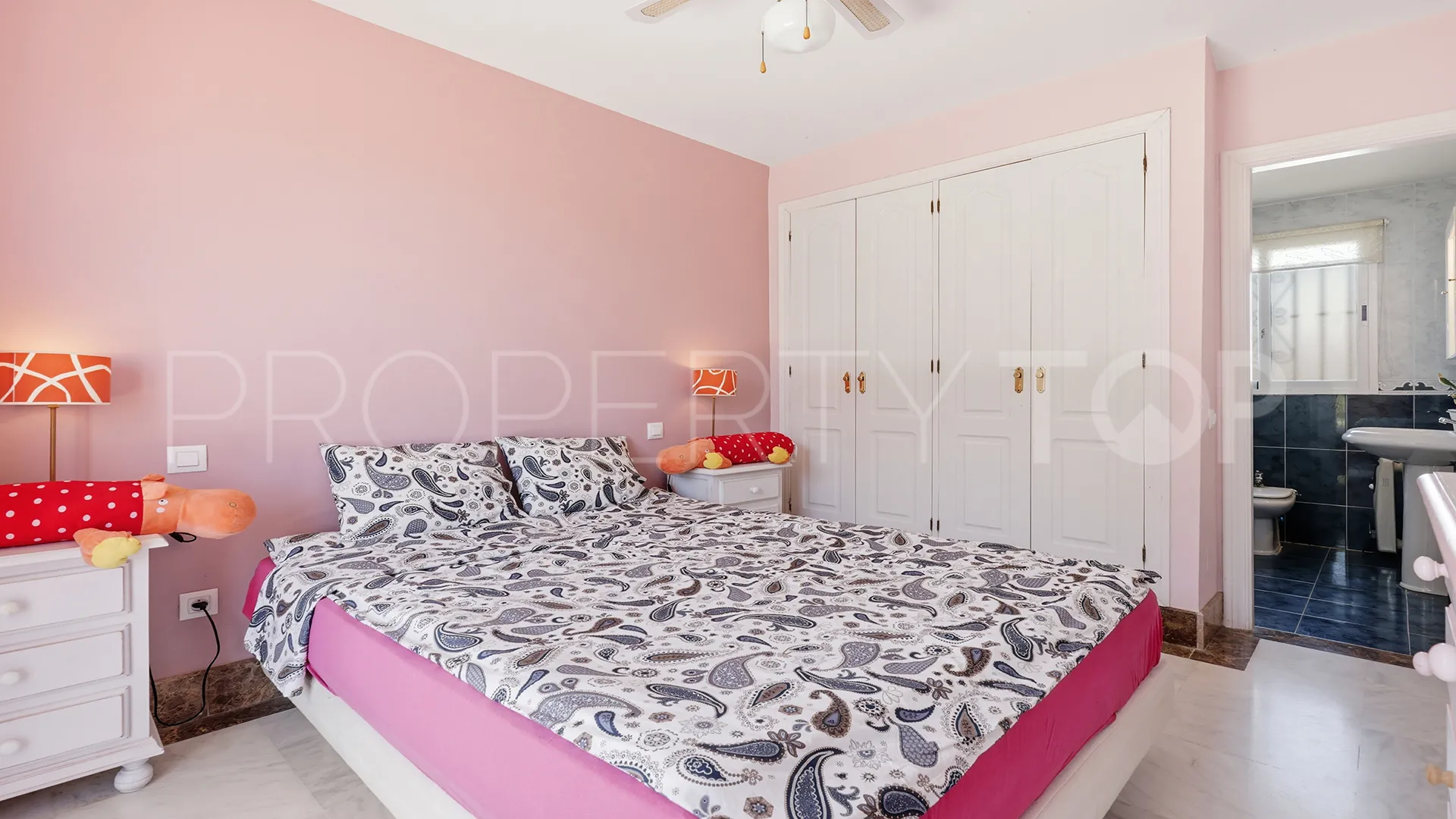Se vende pareado en Manilva
