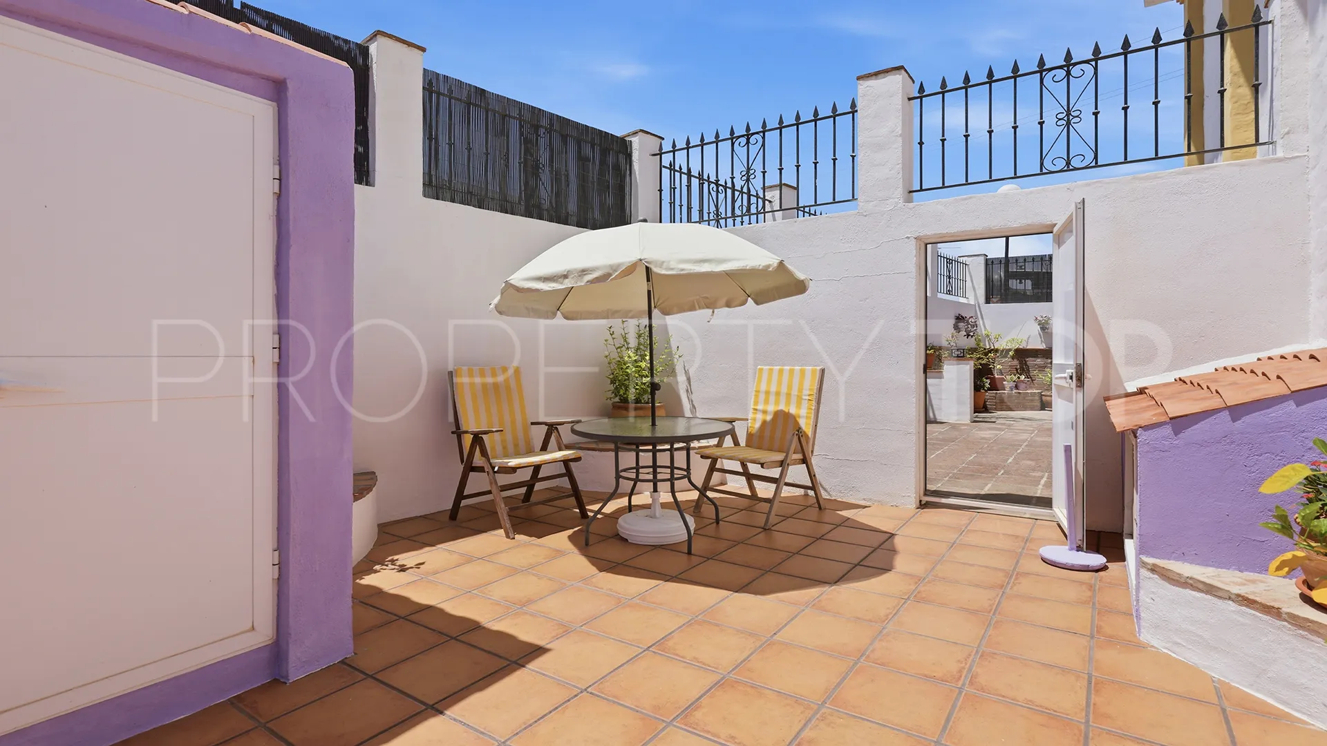 Se vende pareado en Manilva