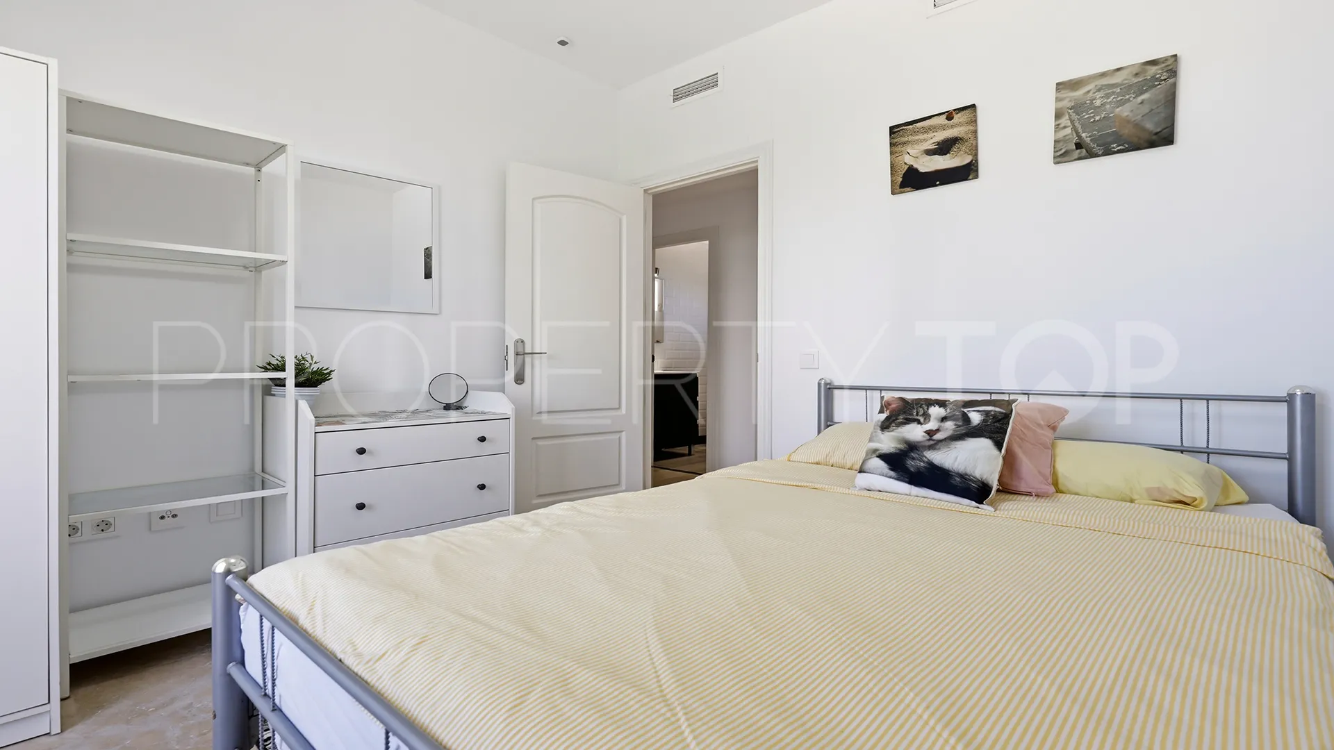 Se vende apartamento con 3 dormitorios en Martagina