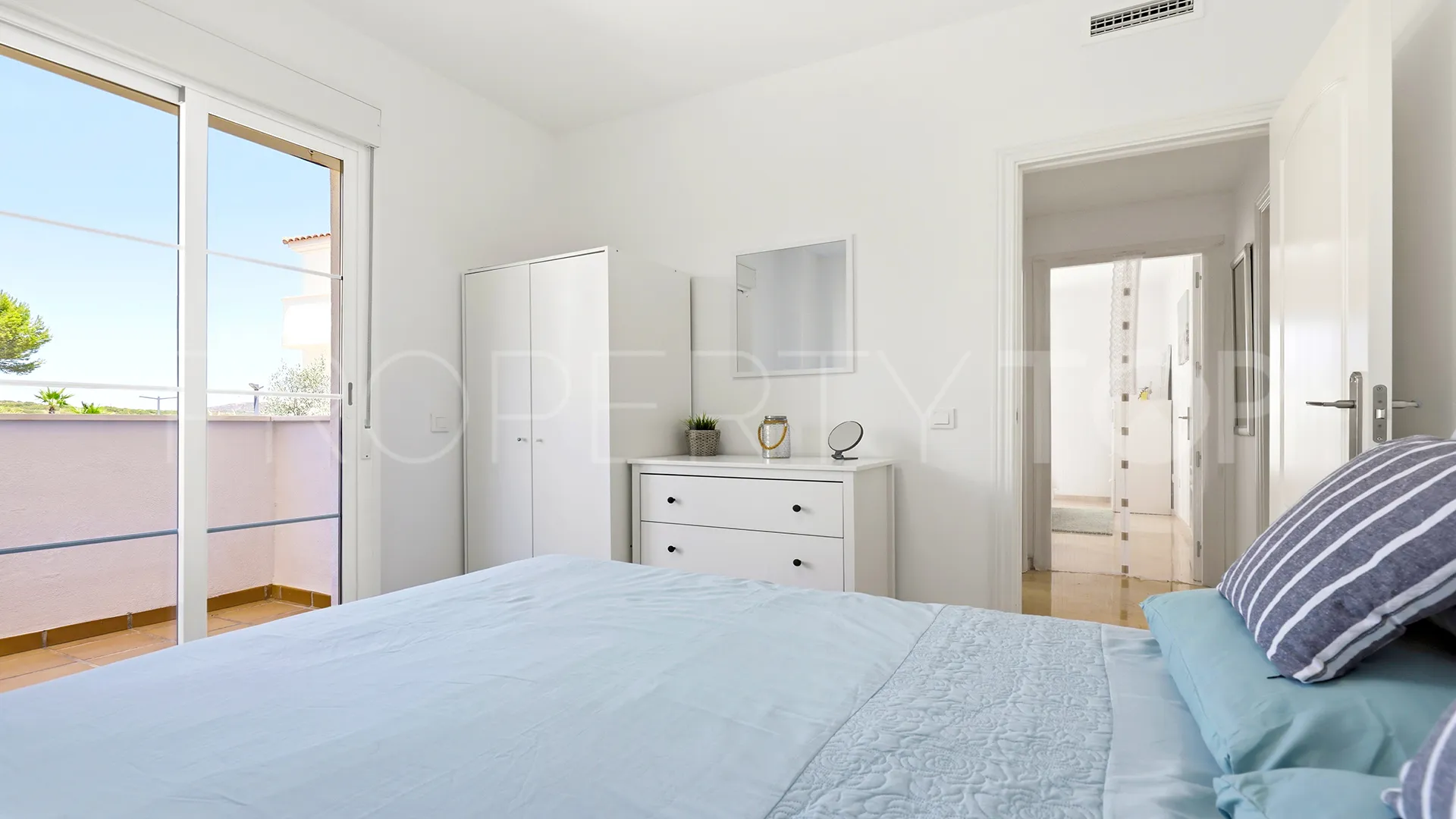 Se vende apartamento con 3 dormitorios en Martagina