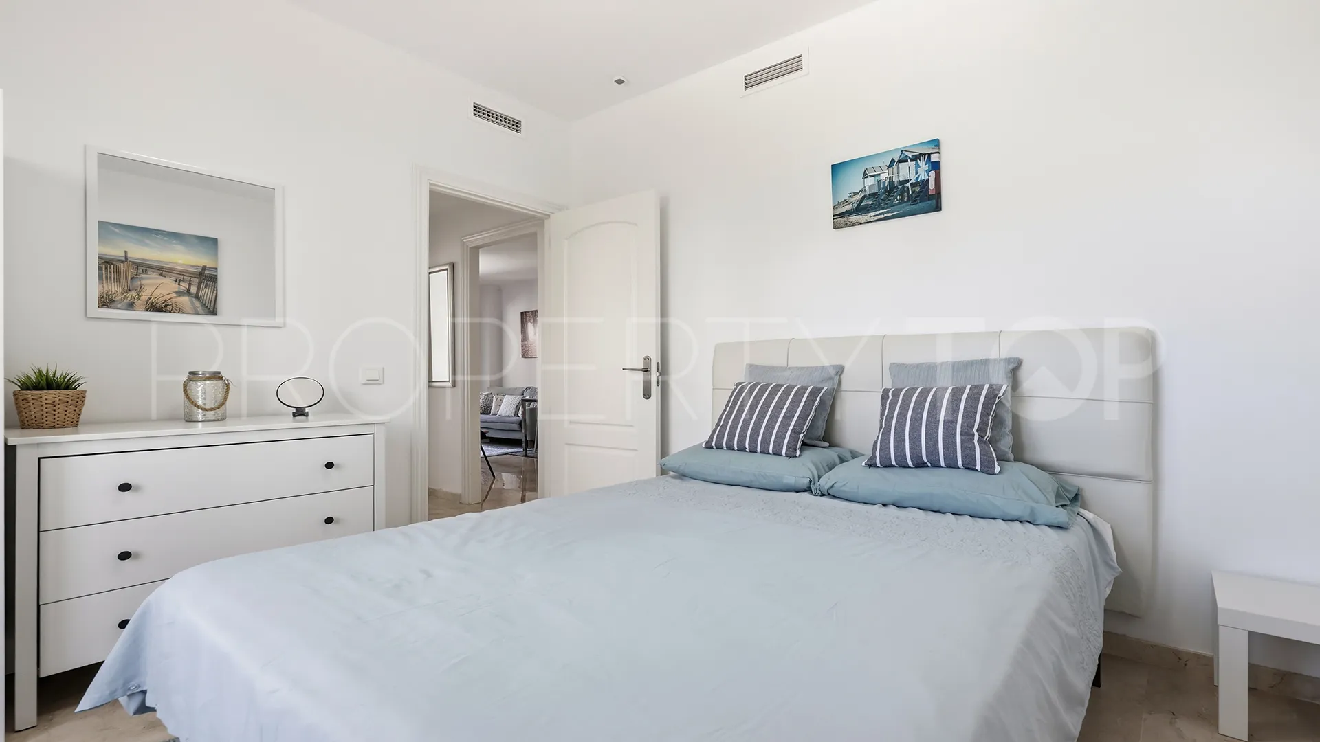 Se vende apartamento con 3 dormitorios en Martagina