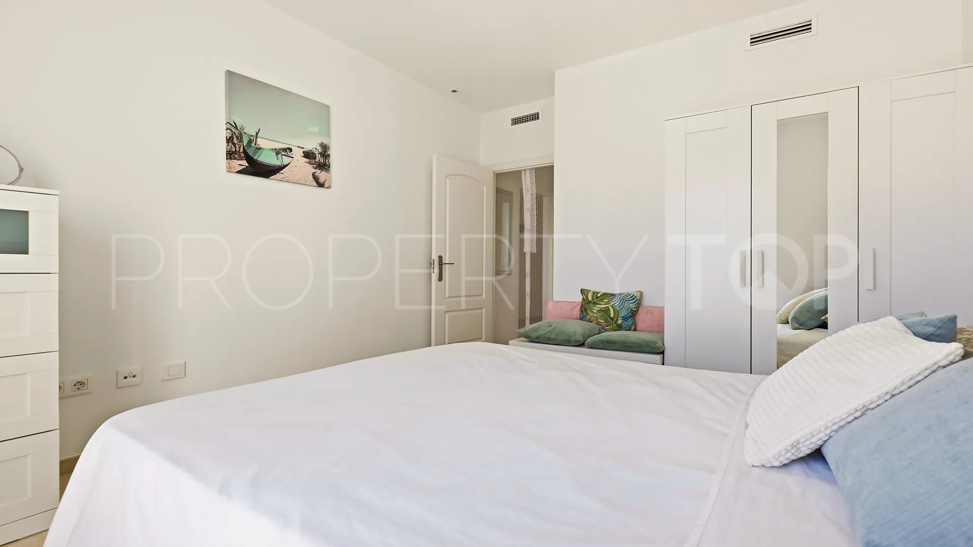 Se vende apartamento con 3 dormitorios en Martagina