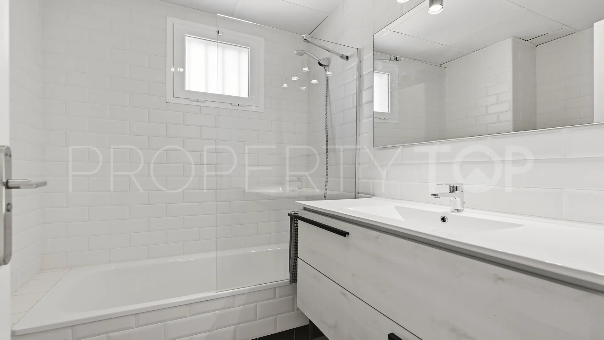 Se vende apartamento con 3 dormitorios en Martagina