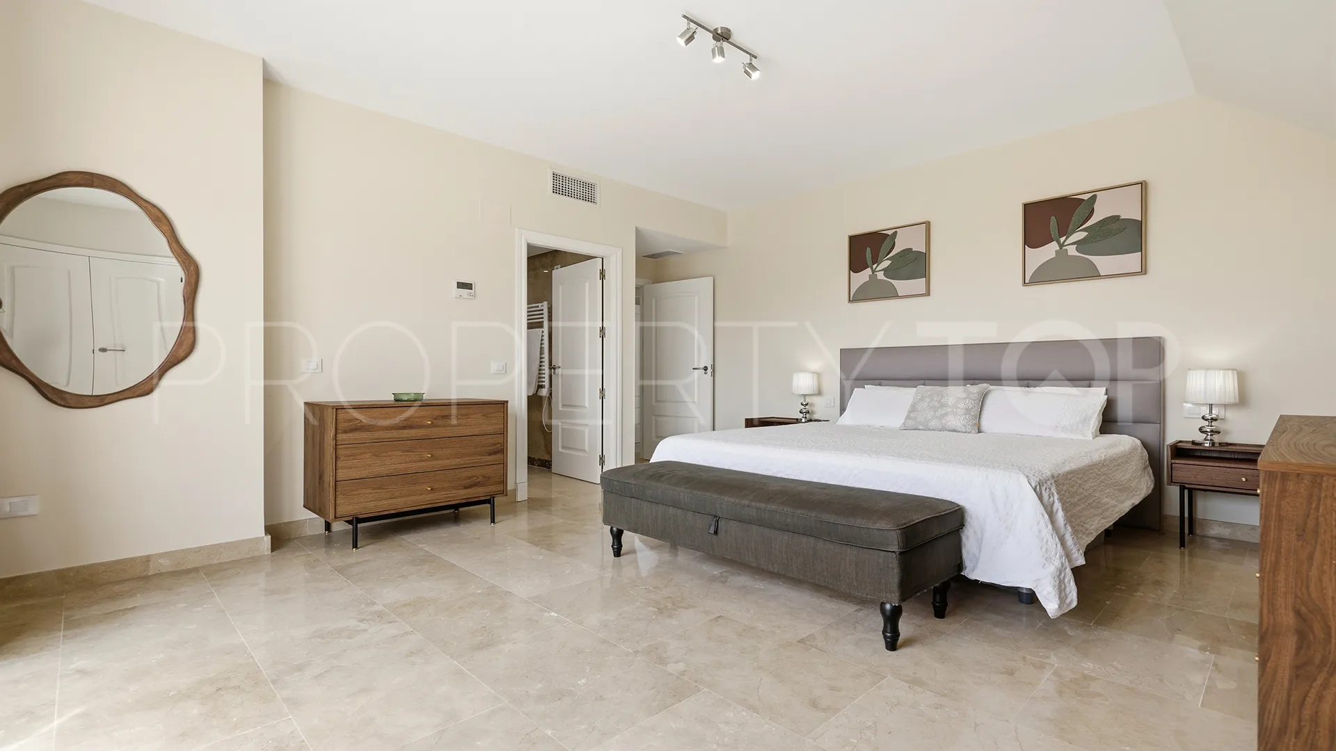 For sale Duquesa Village penthouse