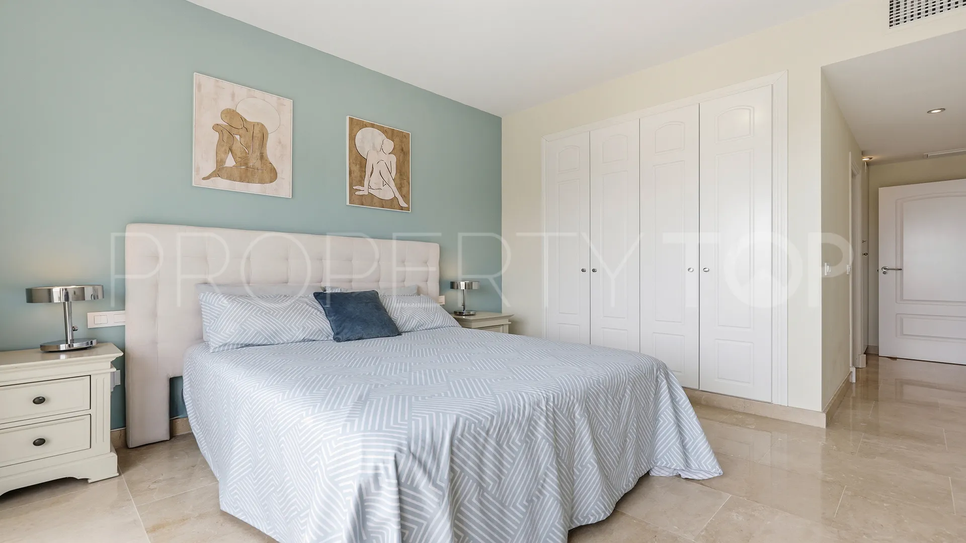 For sale Duquesa Village penthouse