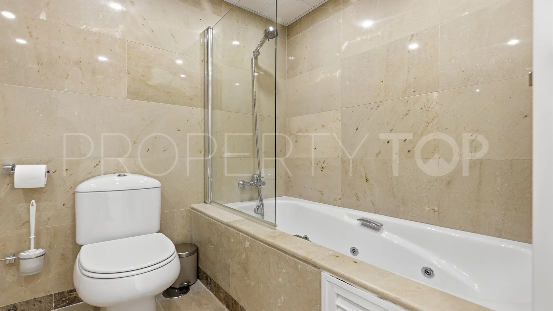 For sale Duquesa Village penthouse