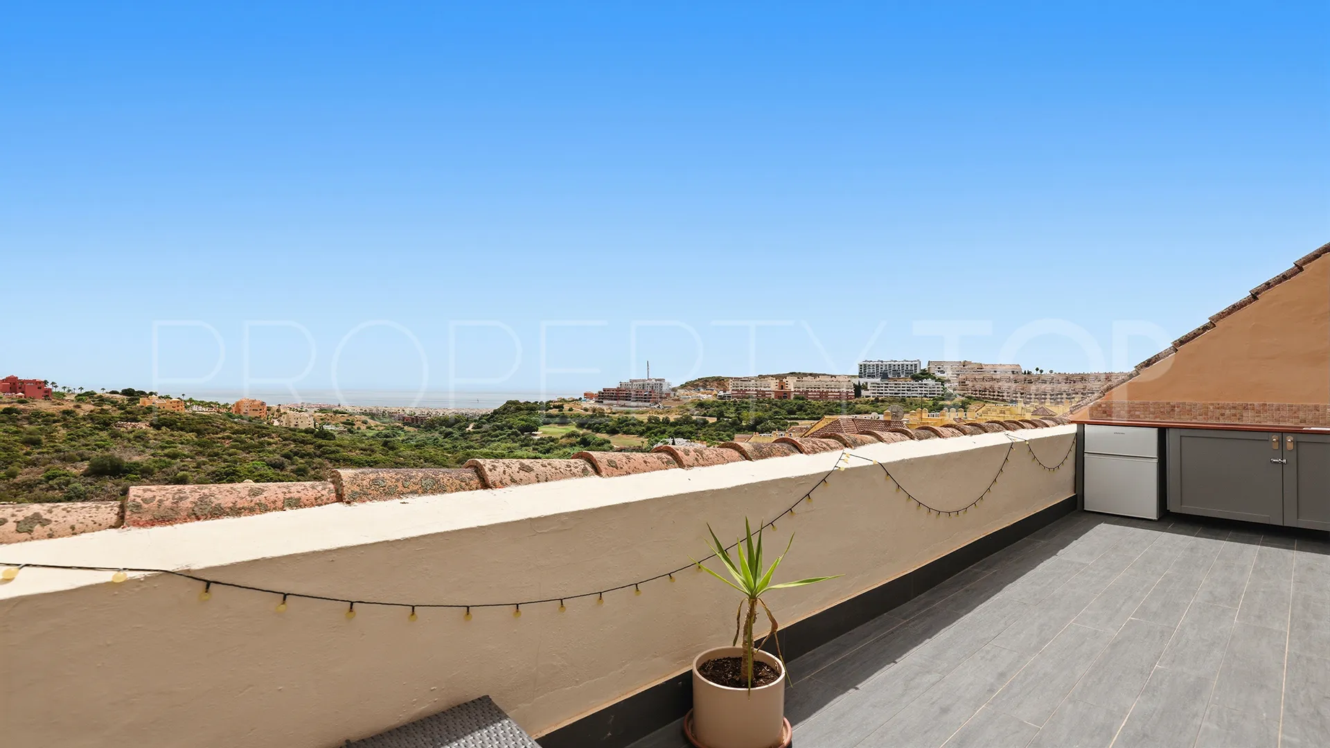 For sale Duquesa Village penthouse
