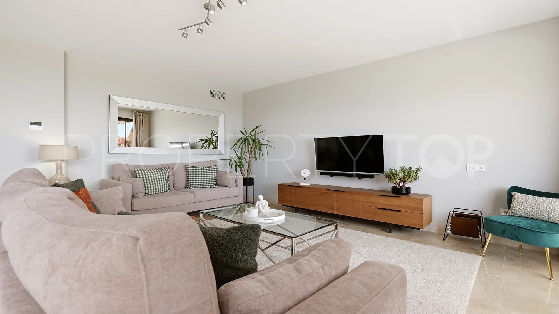 For sale Duquesa Village penthouse