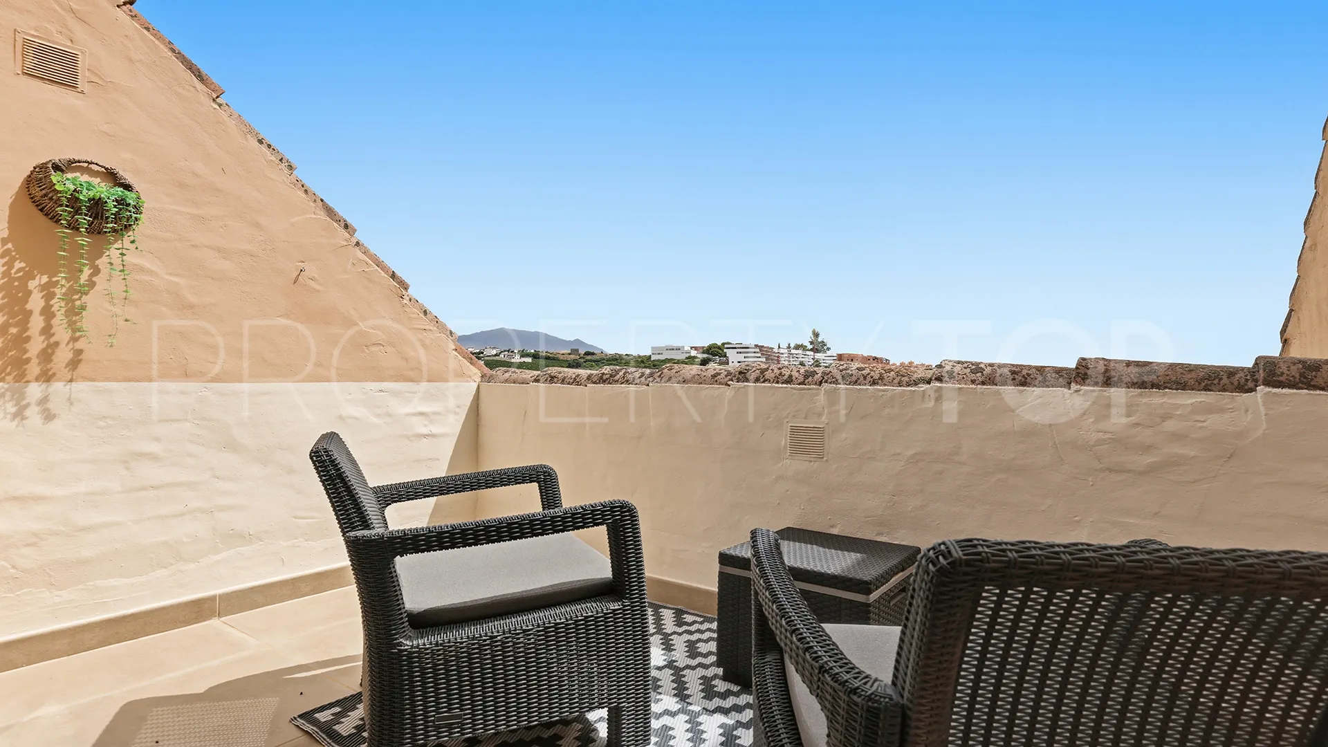 For sale Duquesa Village penthouse
