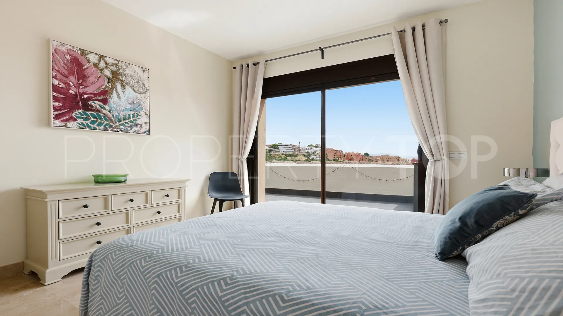 For sale Duquesa Village penthouse