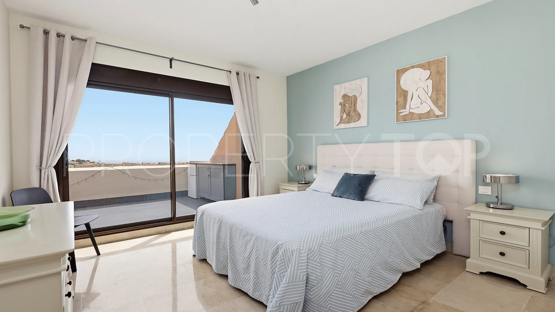 For sale Duquesa Village penthouse