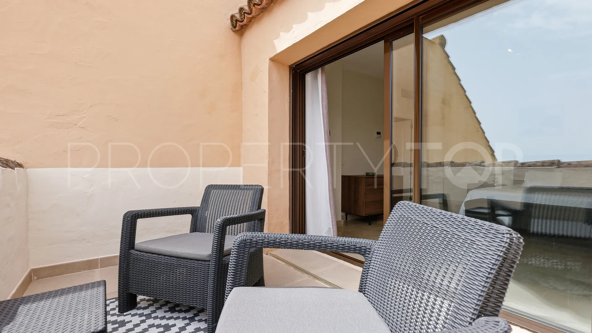 For sale Duquesa Village penthouse