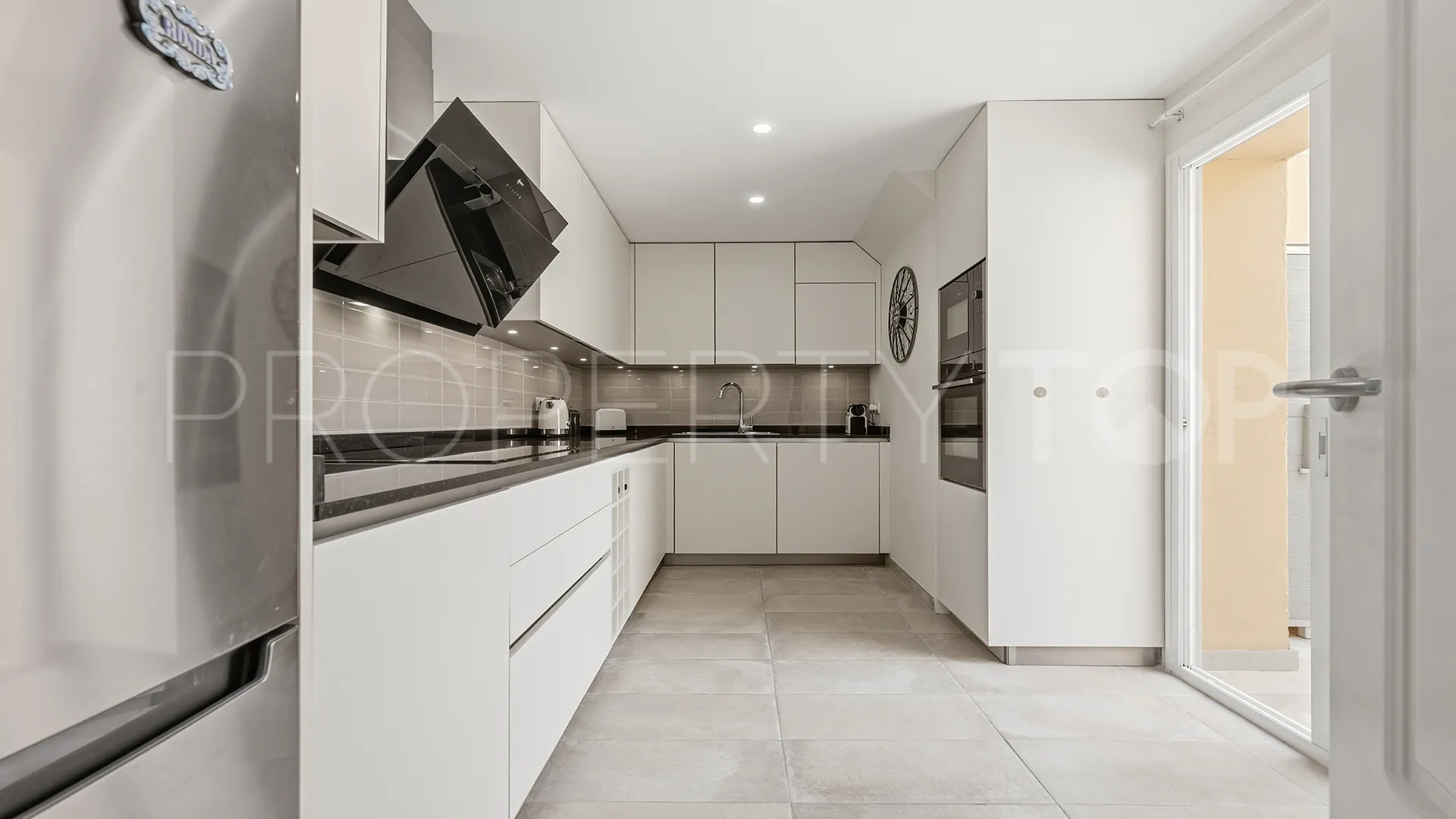 For sale Duquesa Village penthouse