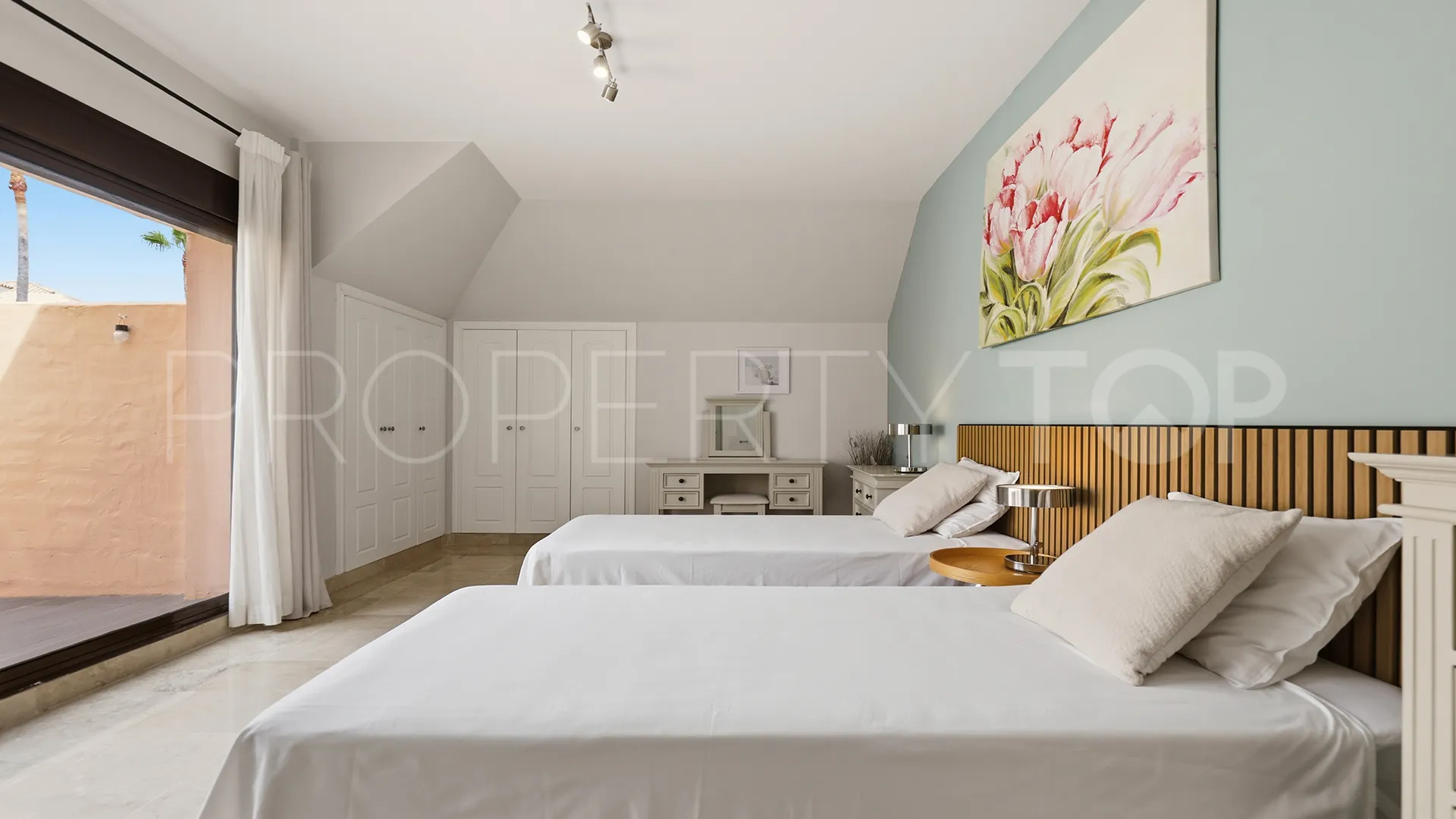 For sale Duquesa Village penthouse