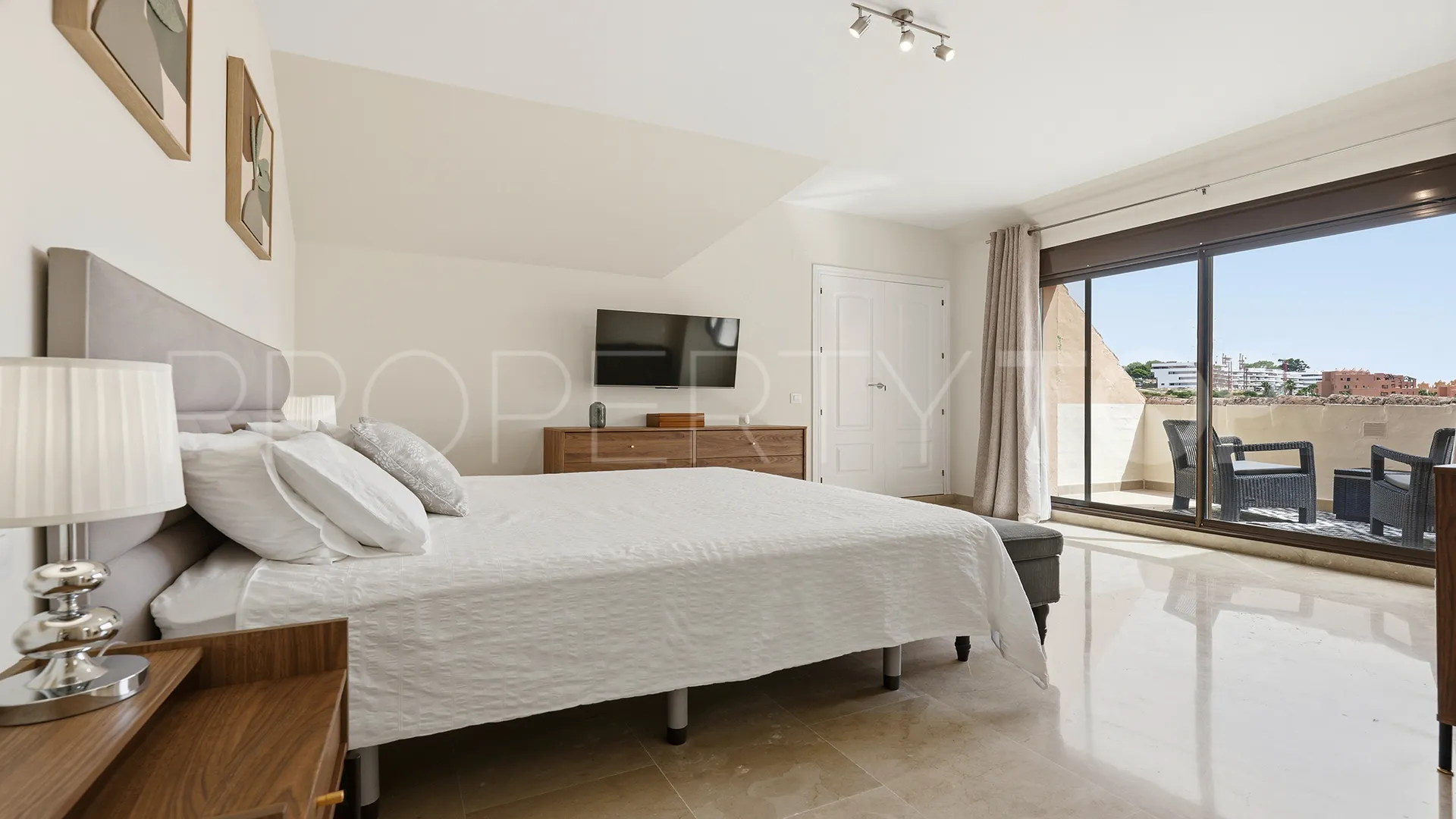 For sale Duquesa Village penthouse