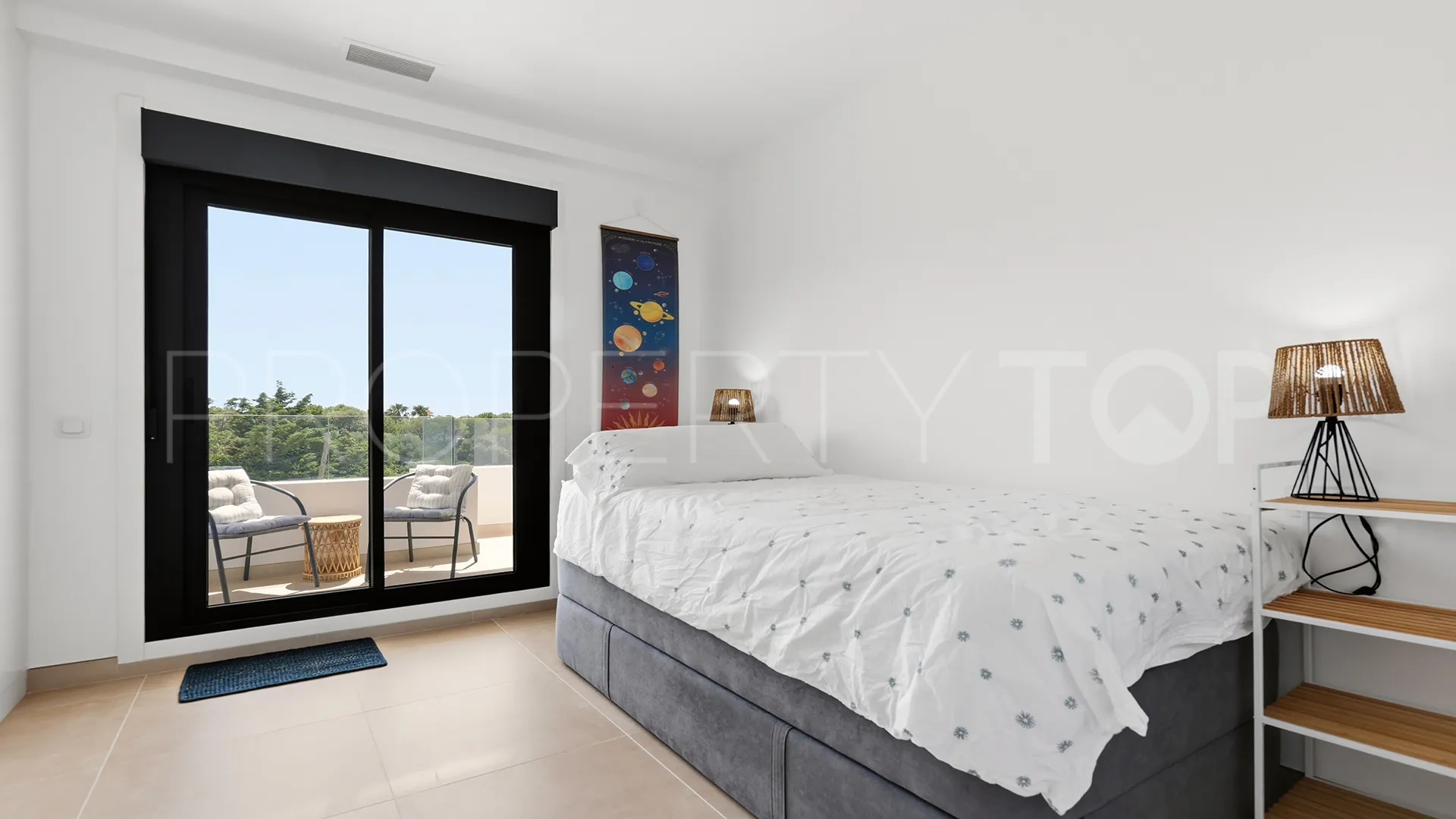 For sale penthouse with 3 bedrooms in Casares Golf