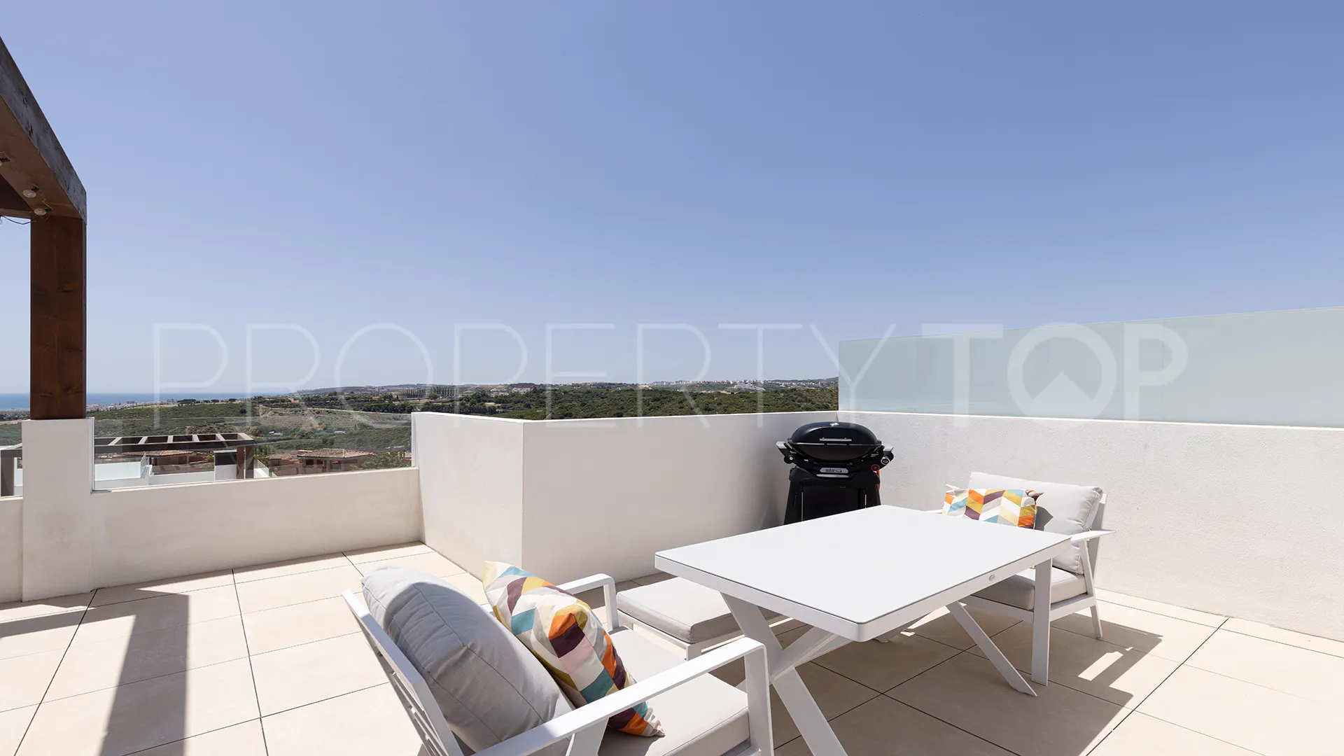 For sale penthouse with 3 bedrooms in Casares Golf