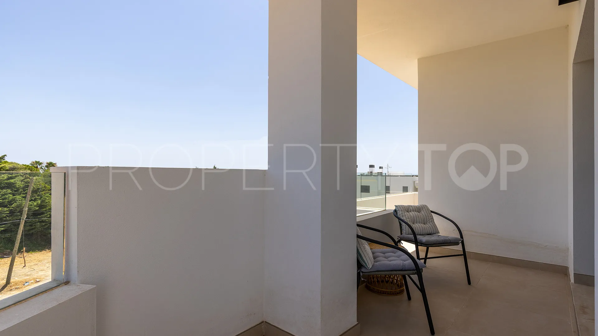 For sale penthouse with 3 bedrooms in Casares Golf