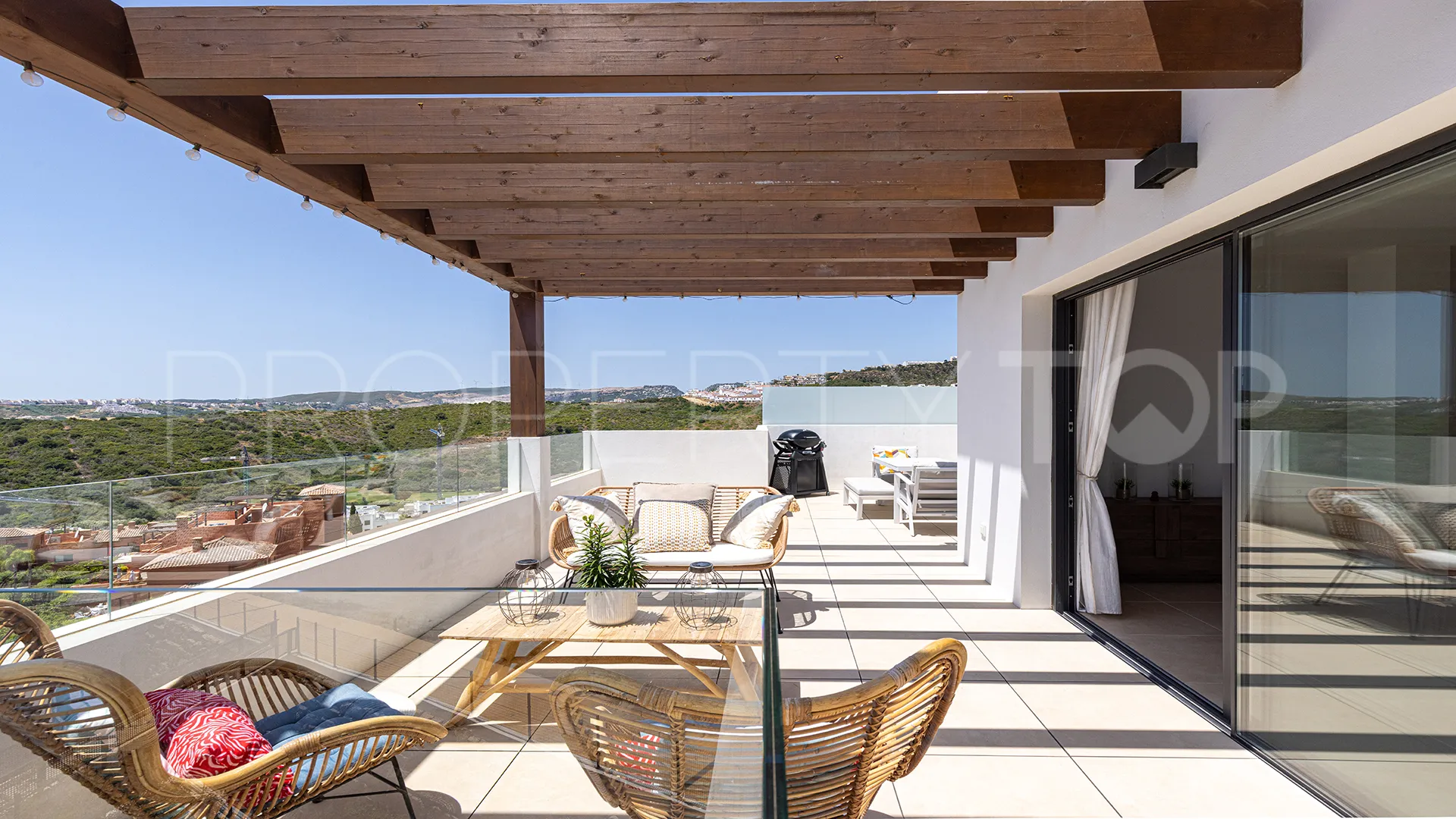 For sale penthouse with 3 bedrooms in Casares Golf